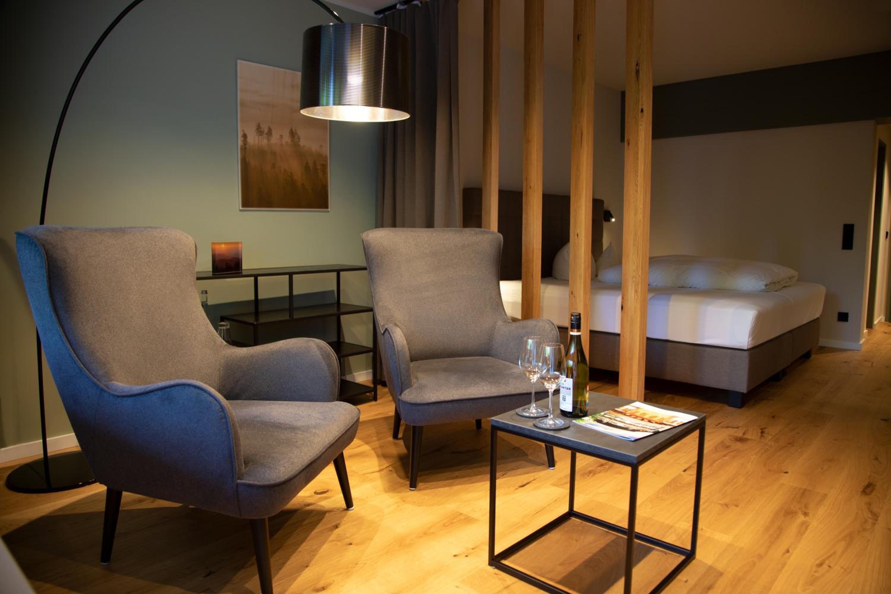 Superior Double Room thumbnail 5