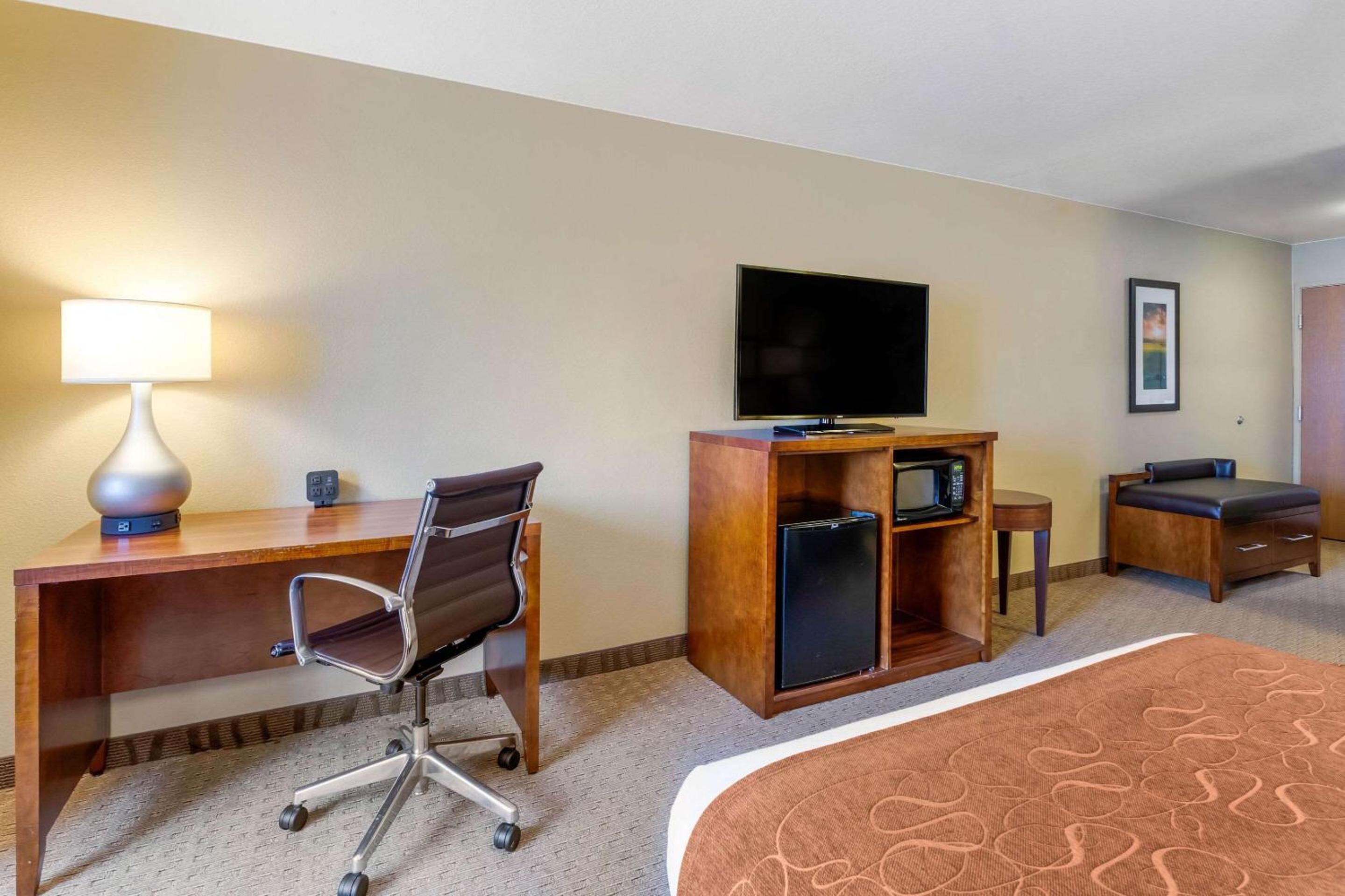 Queen Room with Two Queen Beds - Disability Access/Non-Smoking - Photo 1