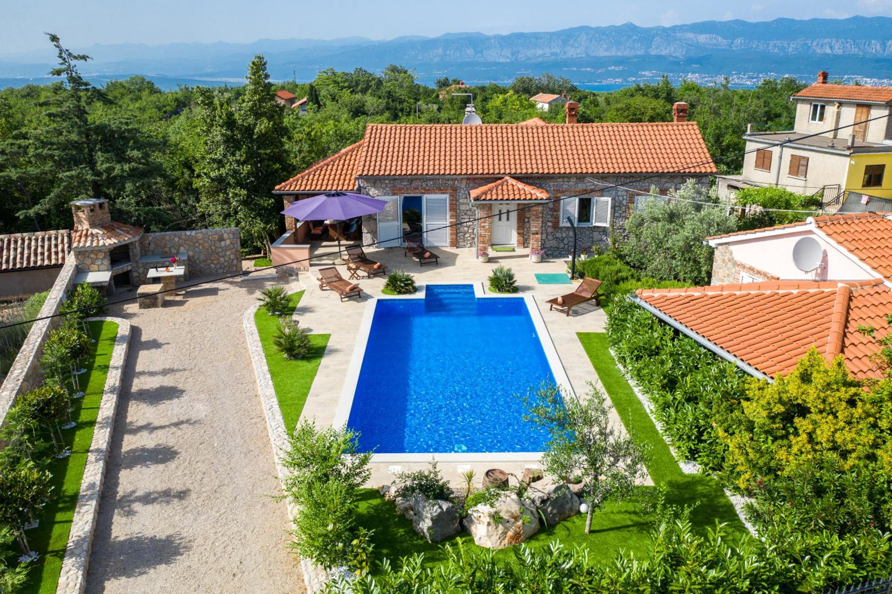 Villa photo 2