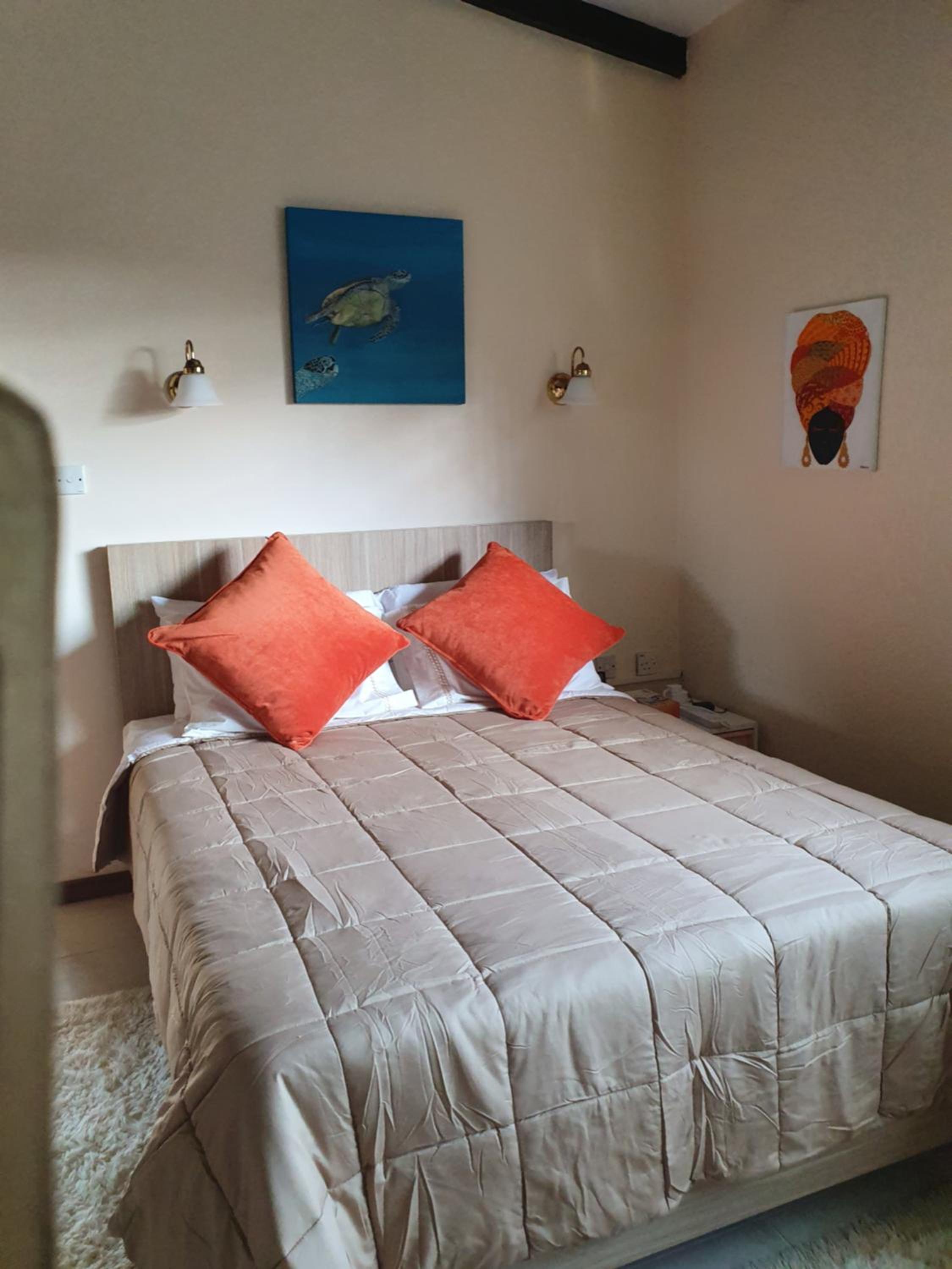 One-Bedroom Apartment with shared pool