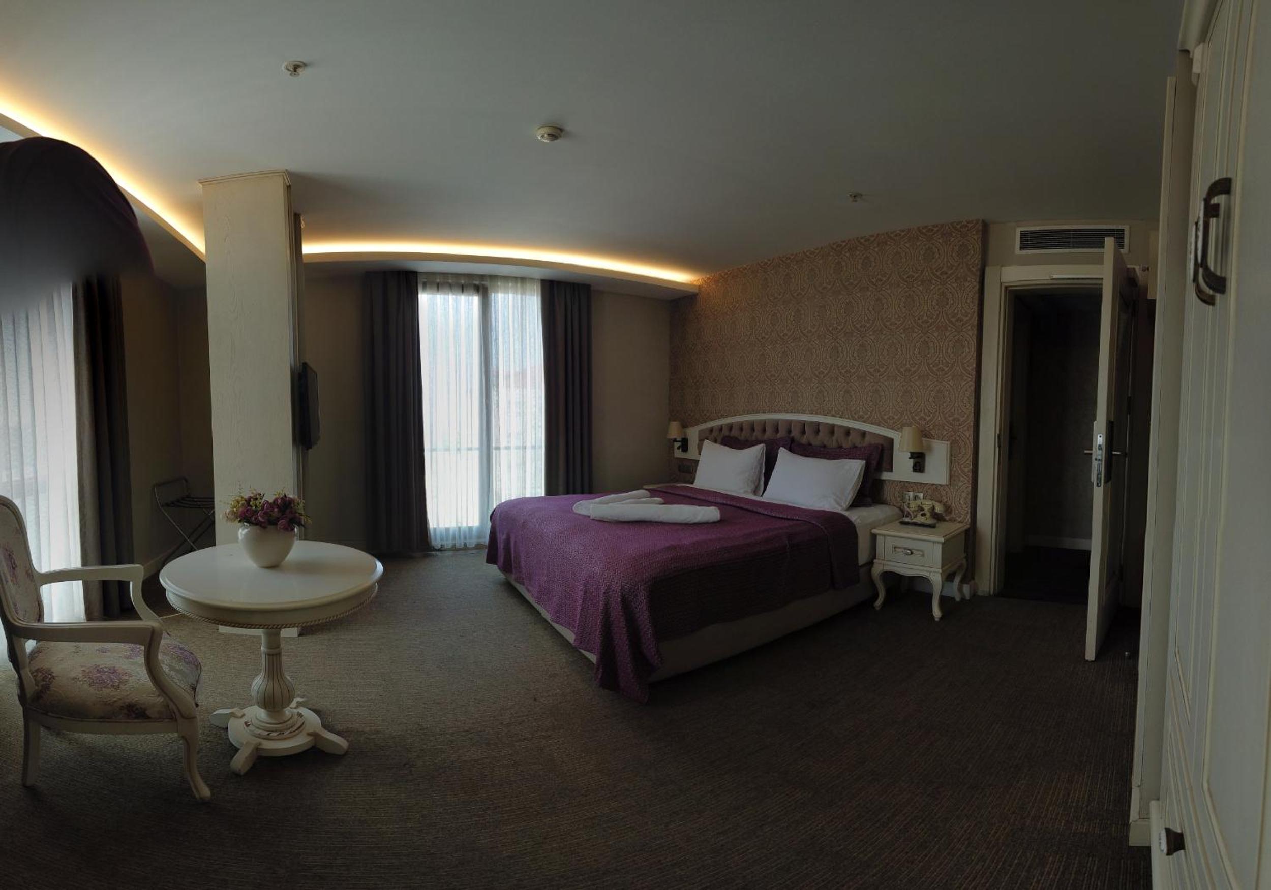 Deluxe Room with Sea View
