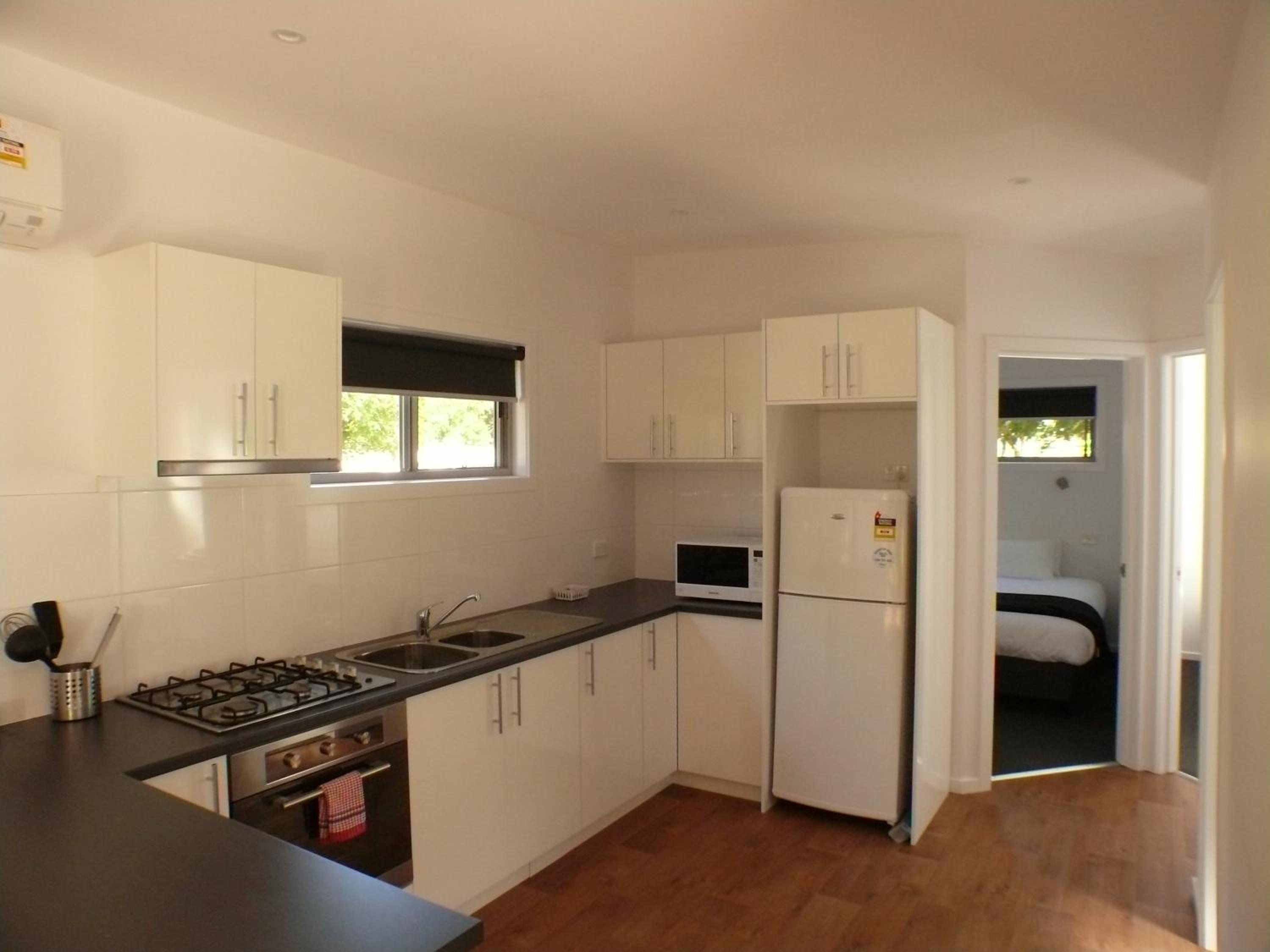 Modern 2 Bedroom – Valley View photo 2