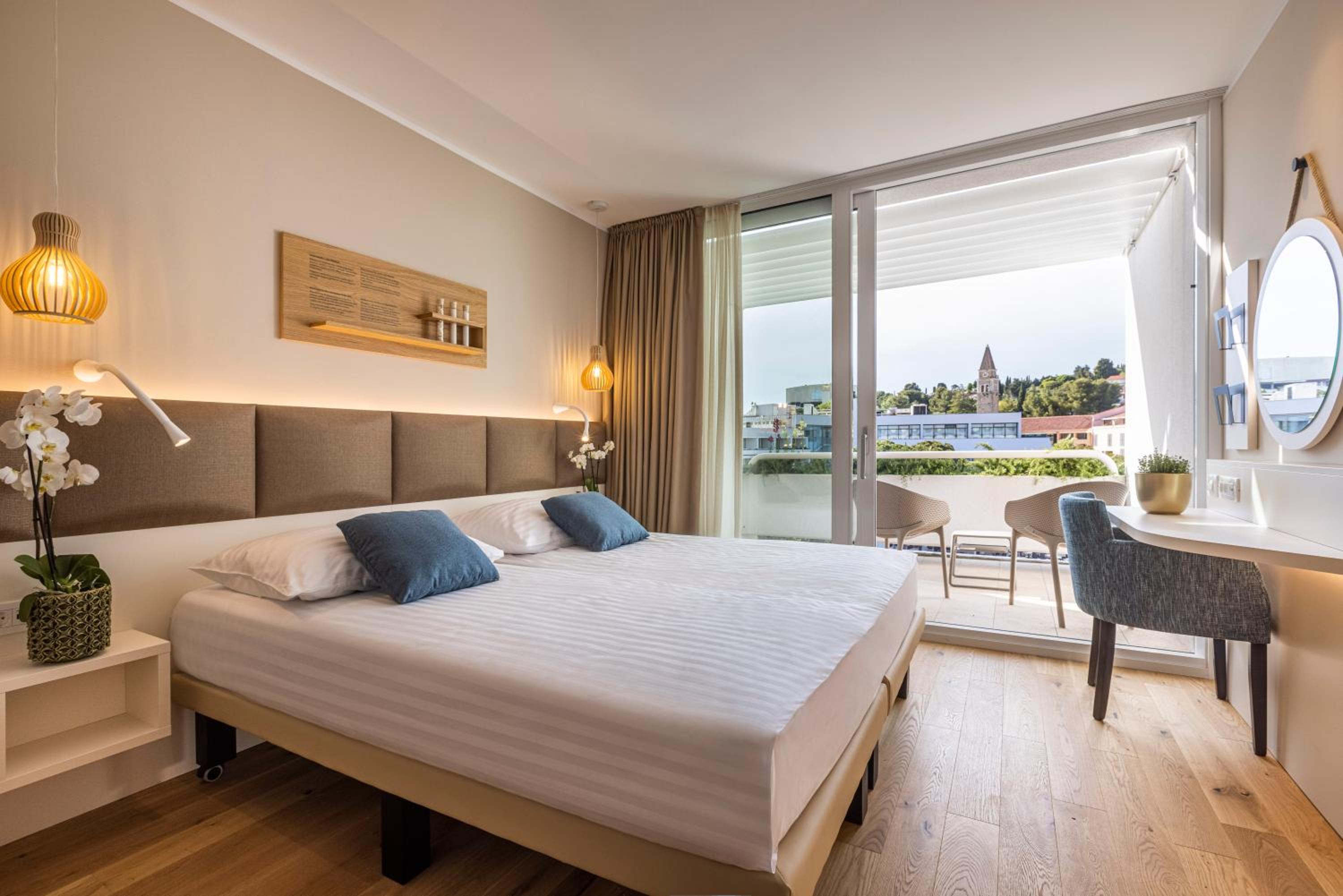 Superior Double Room with Balcony and Harbor View - Single use photo 1