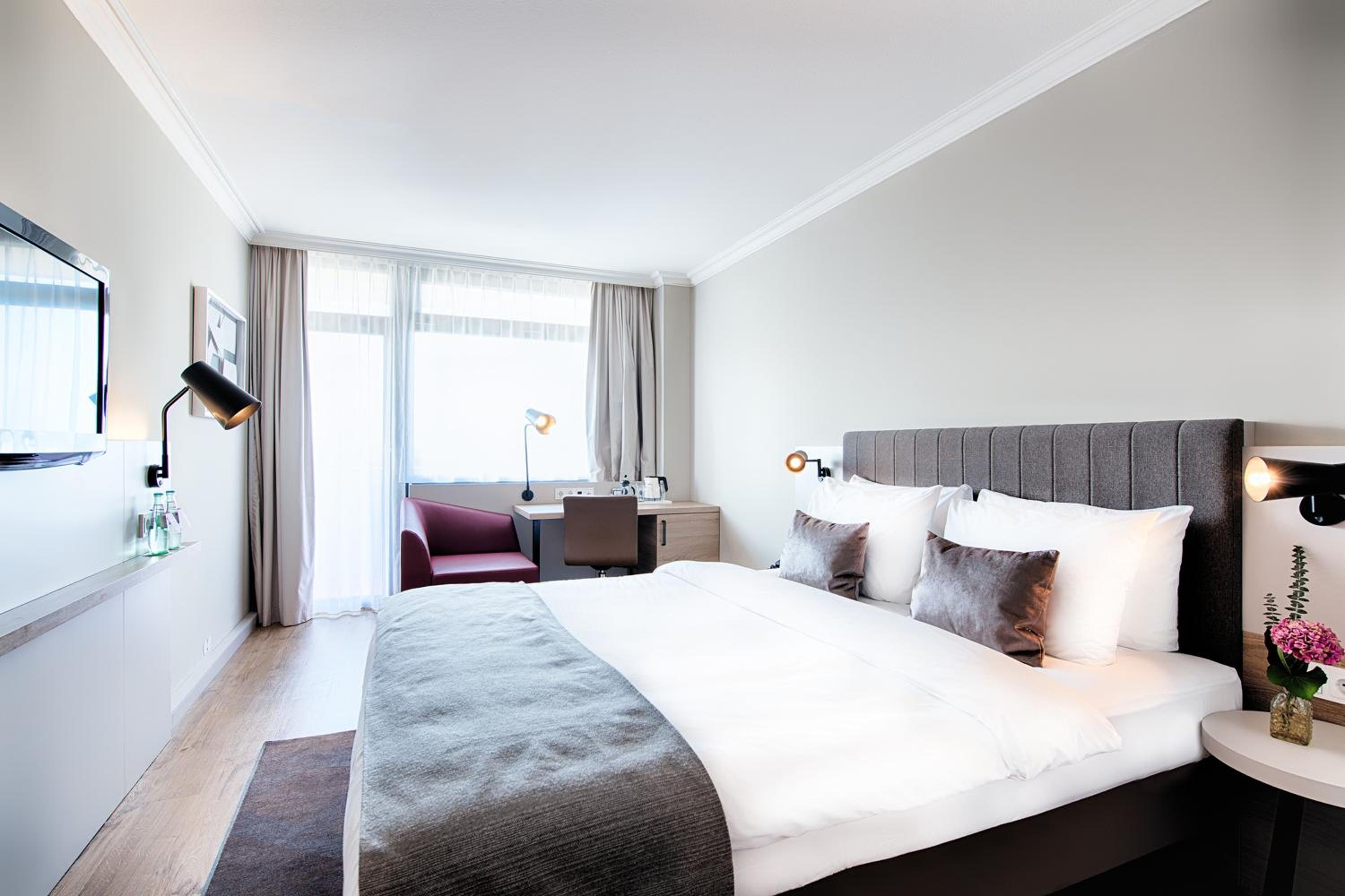 Standard Queen Room with Balcony and Mini-bar - Photo 4
