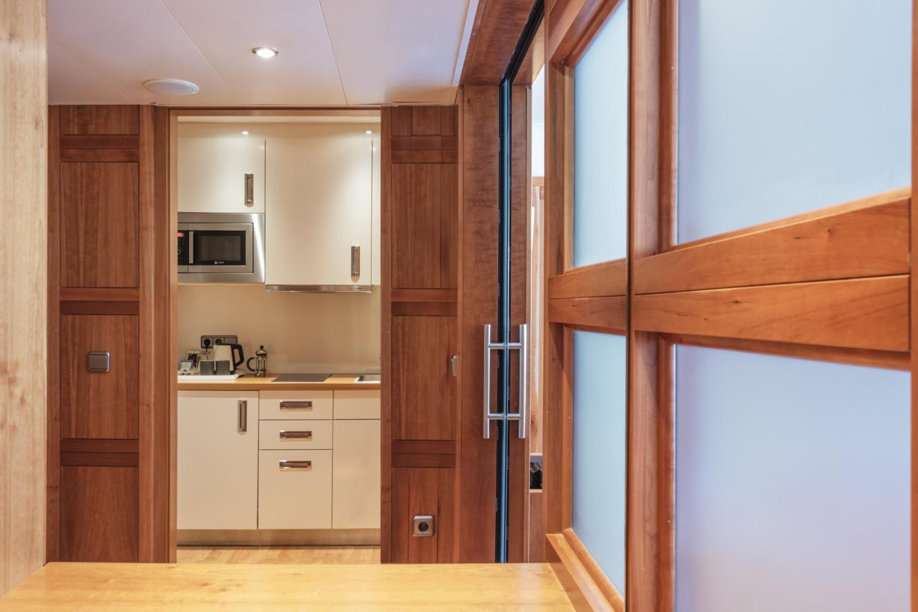 Business Suite - Photo 3