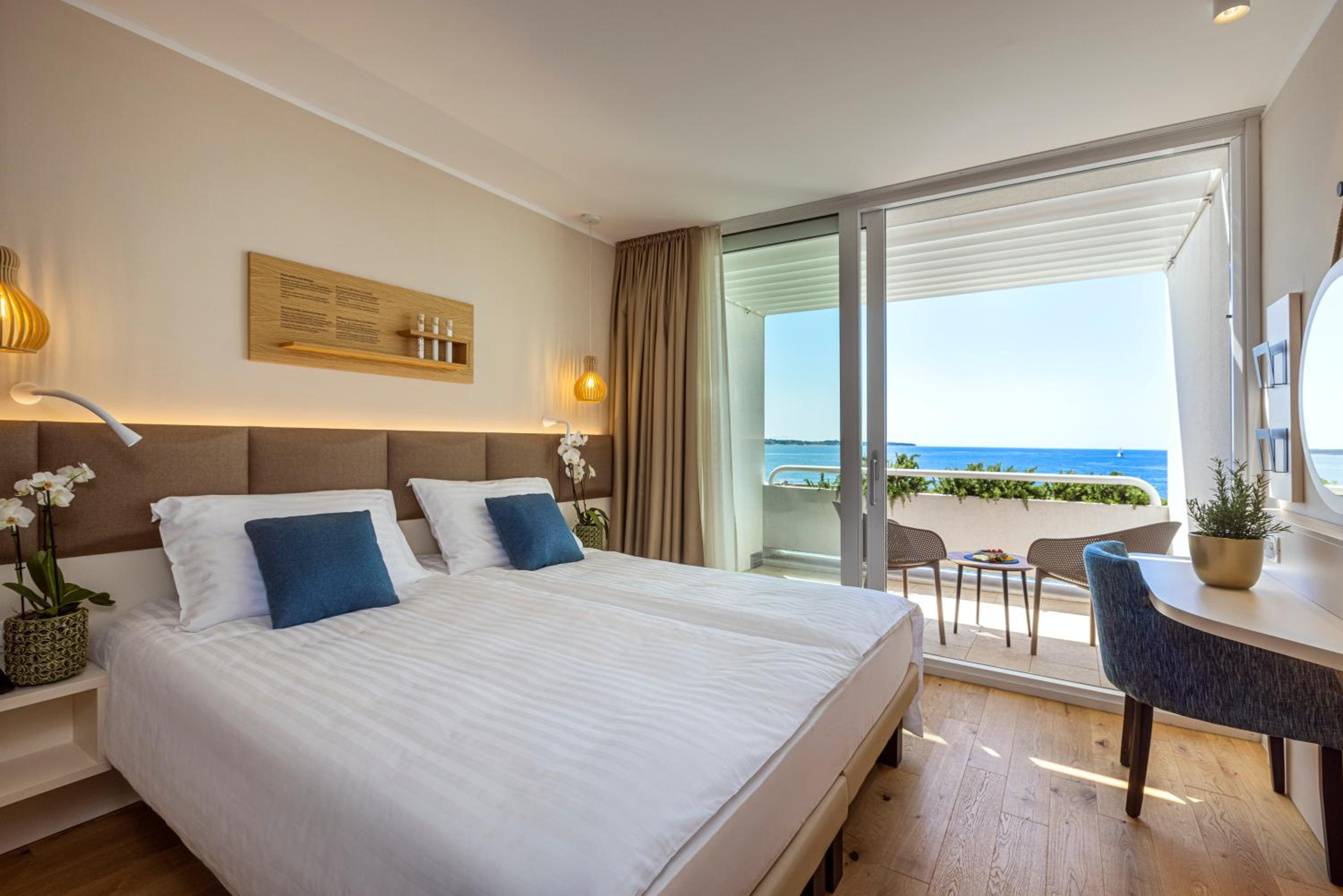 Superior Double or Twin Room with Balcony and Sea View photo 1