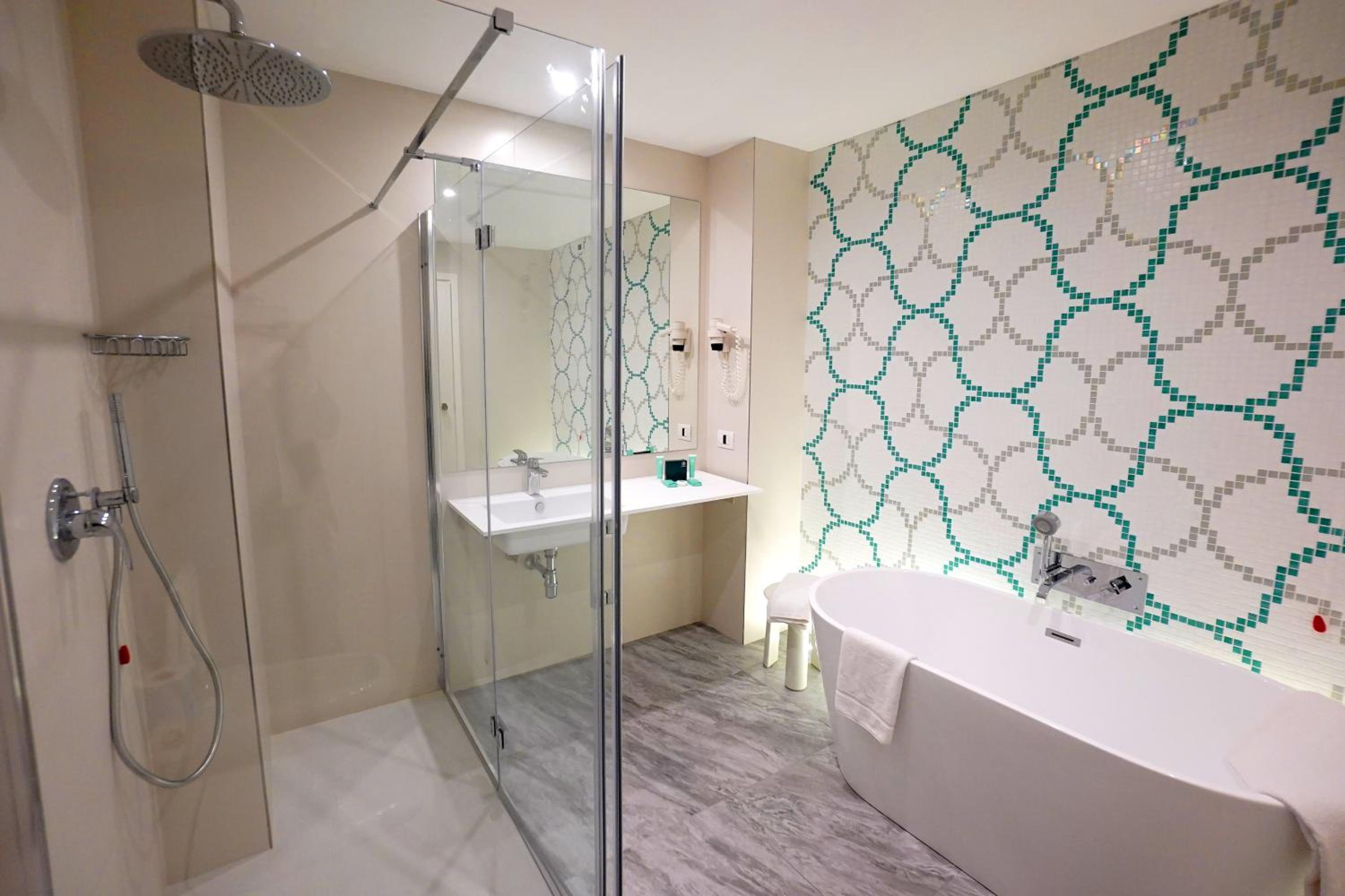 Deluxe Double Room with Sea View - Photo 6