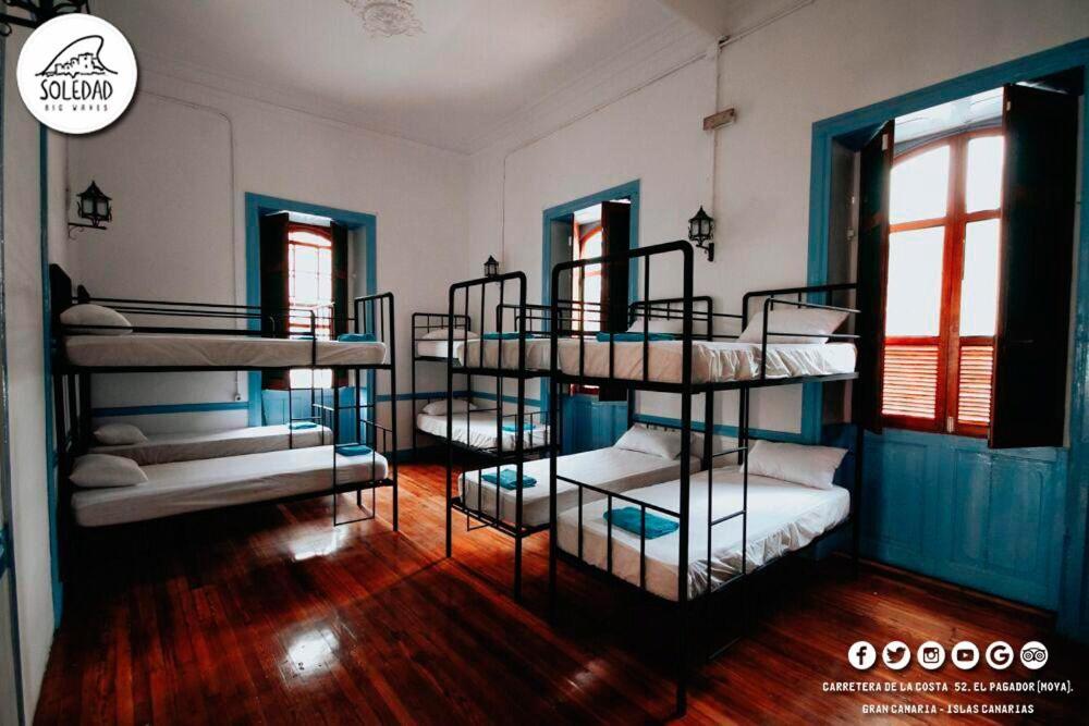 Cama en Dormitorio Mixto de 10 Camas