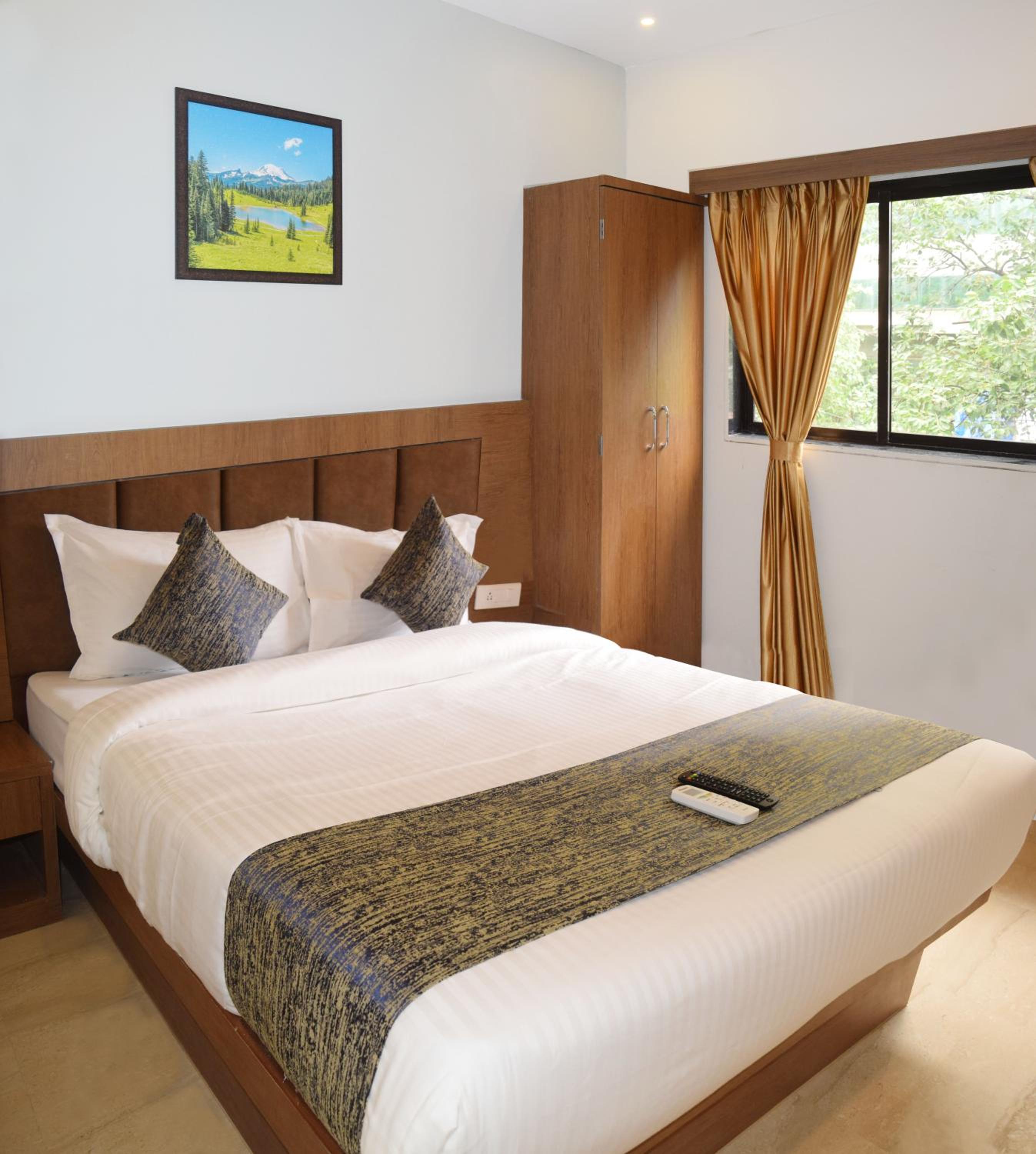 Standard King Room