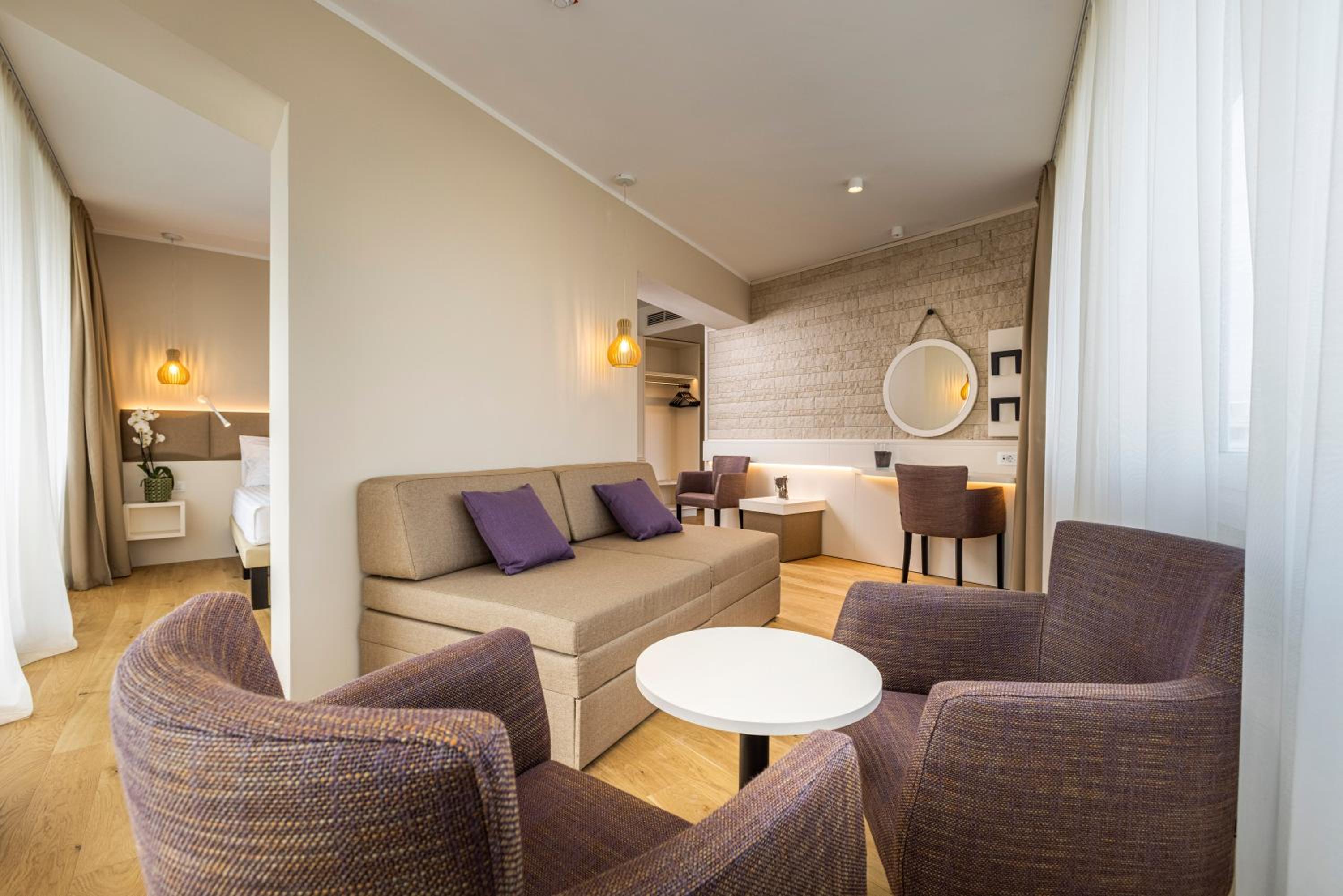 Captain Suite with Sea View and Balcony photo 2