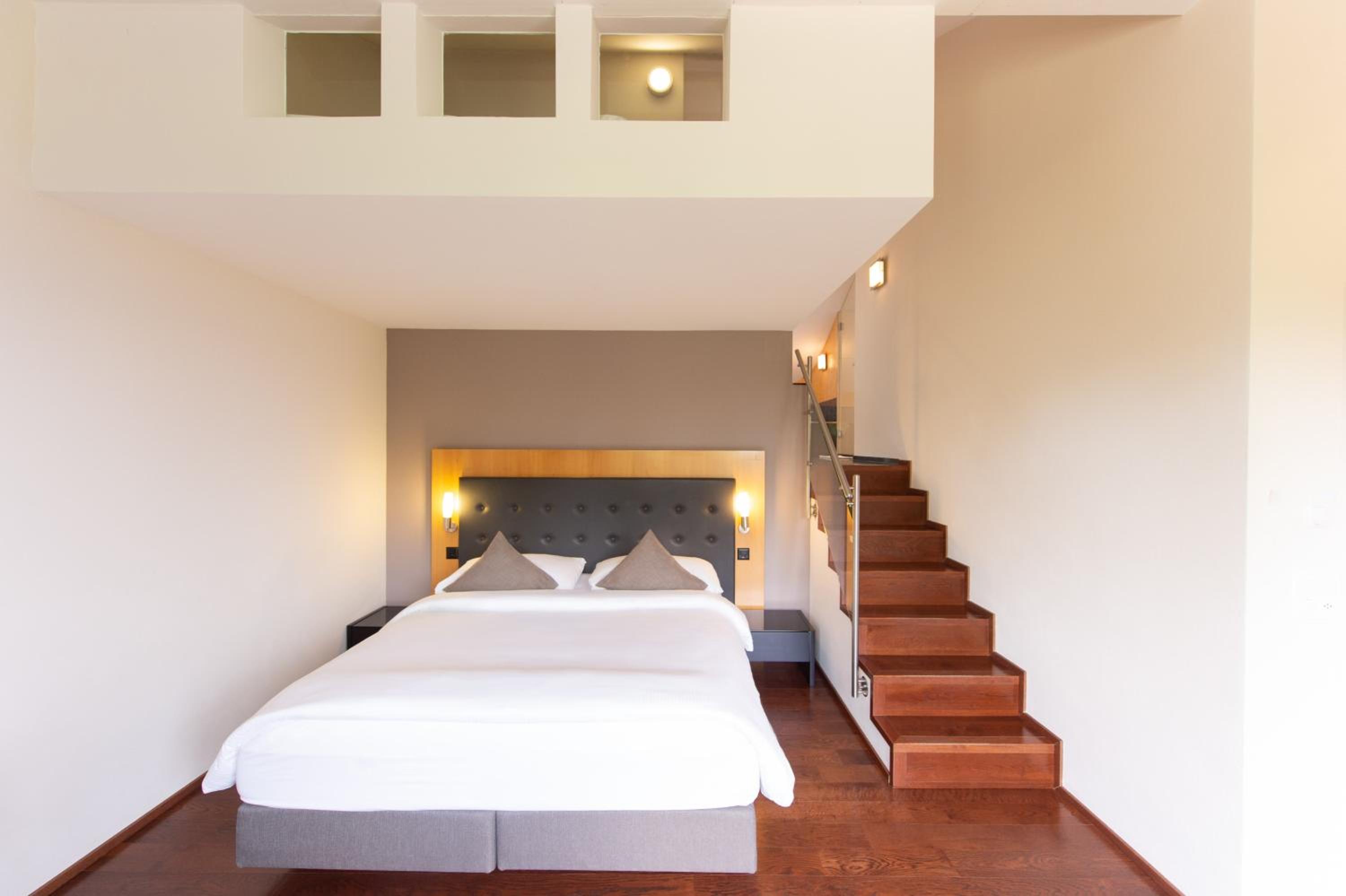 Duplex Suite - Photo 1