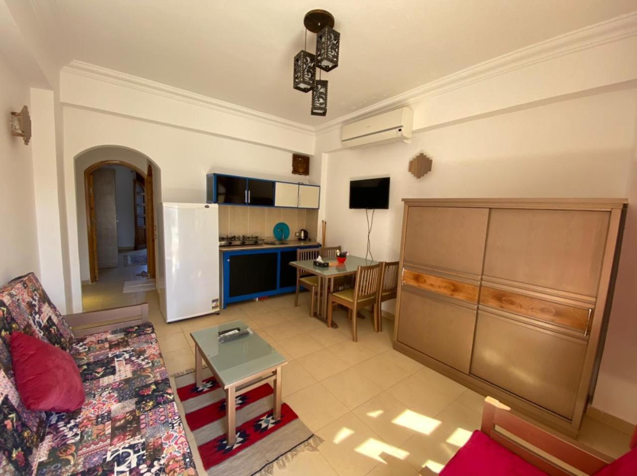 Deluxe Queen Studio 