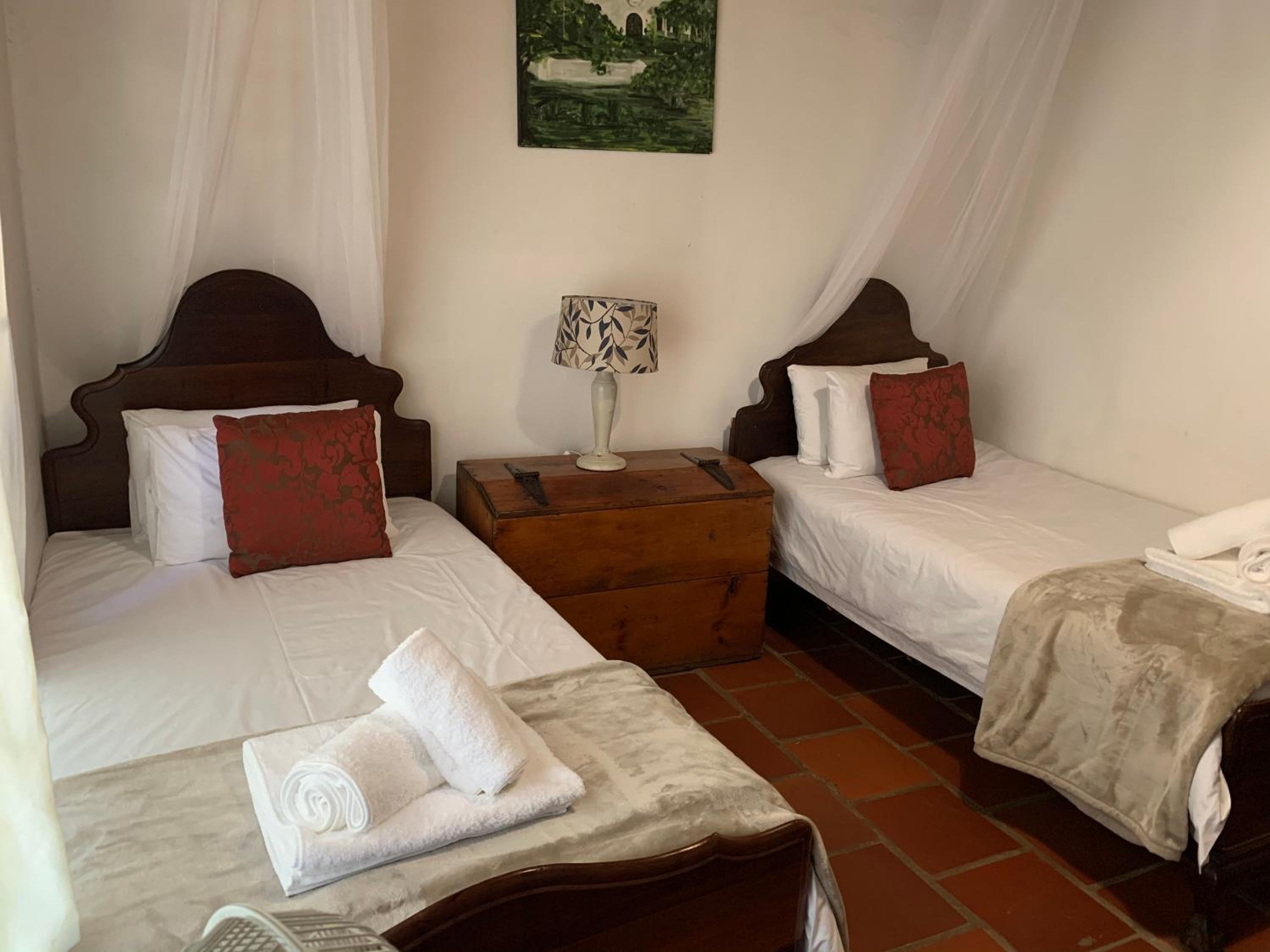 Four-Bedroom House - Photo 4
