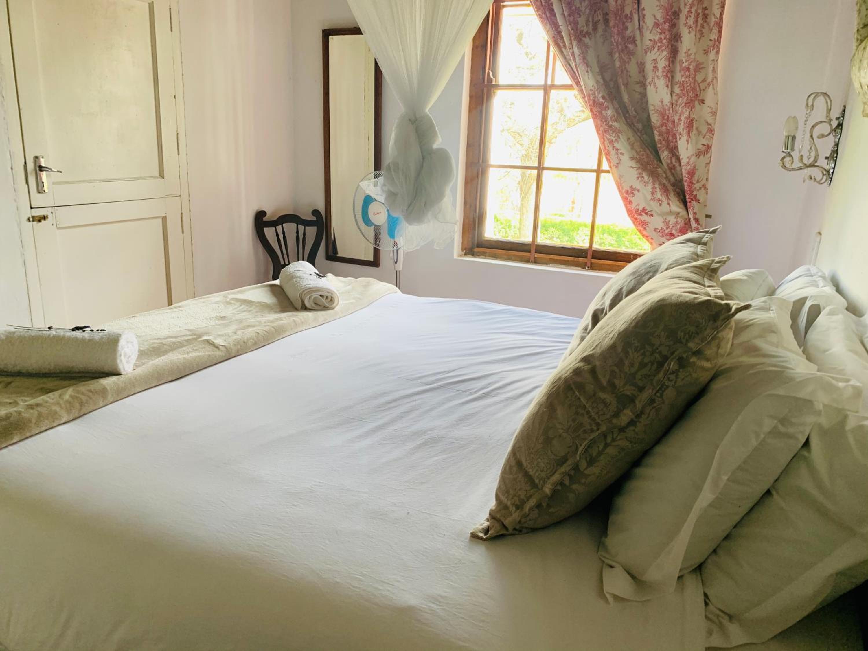 Four-Bedroom House - Photo 8