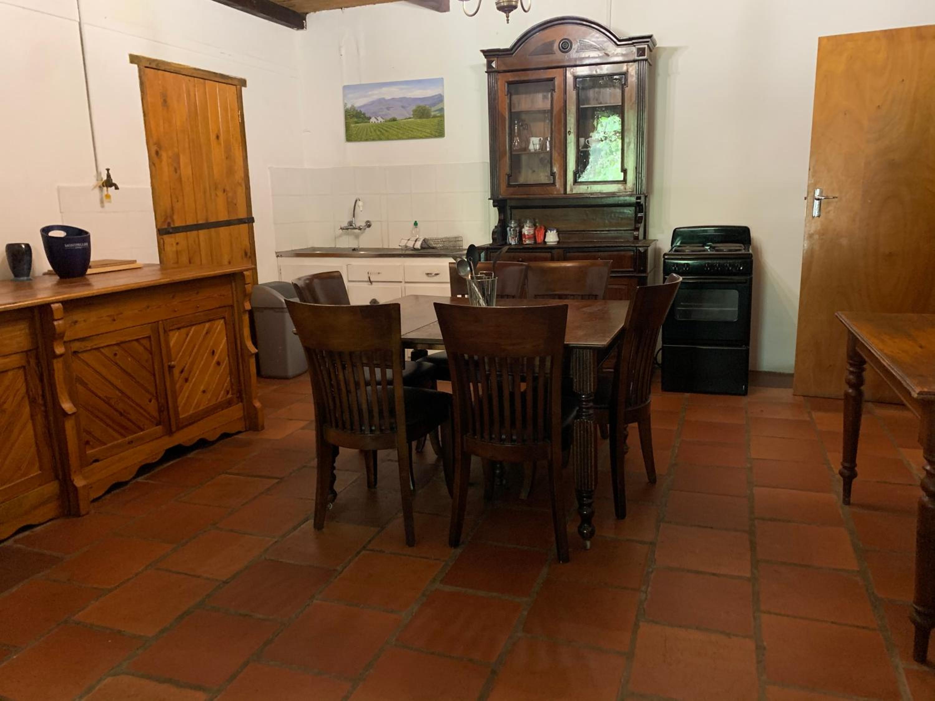 Four-Bedroom House - Photo 5