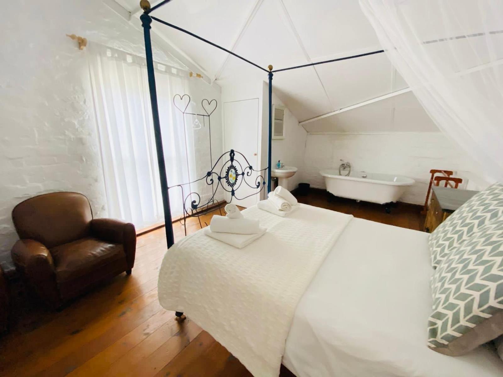 Double Room with Balcony - Photo 1