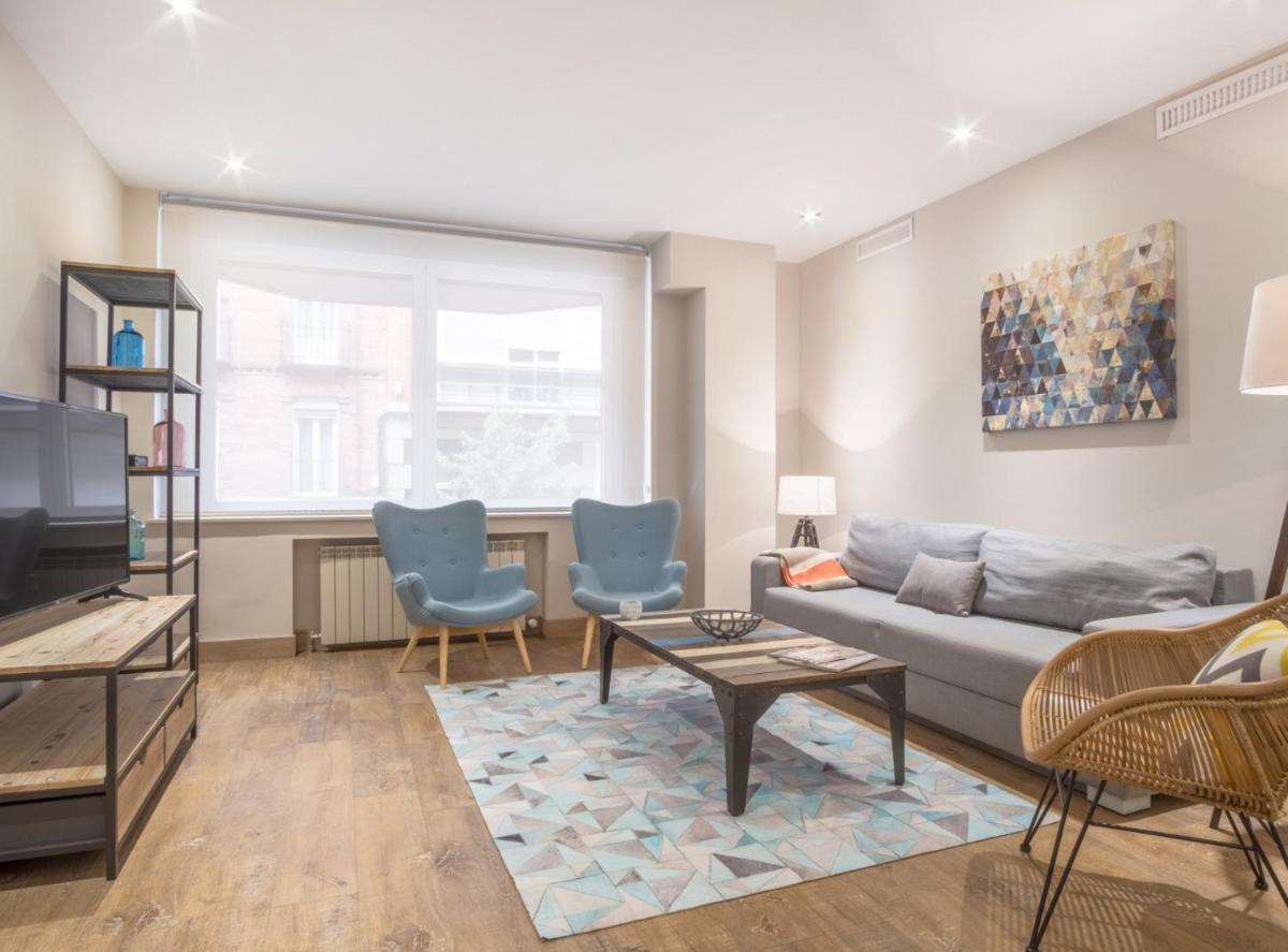 Apartment photo 2