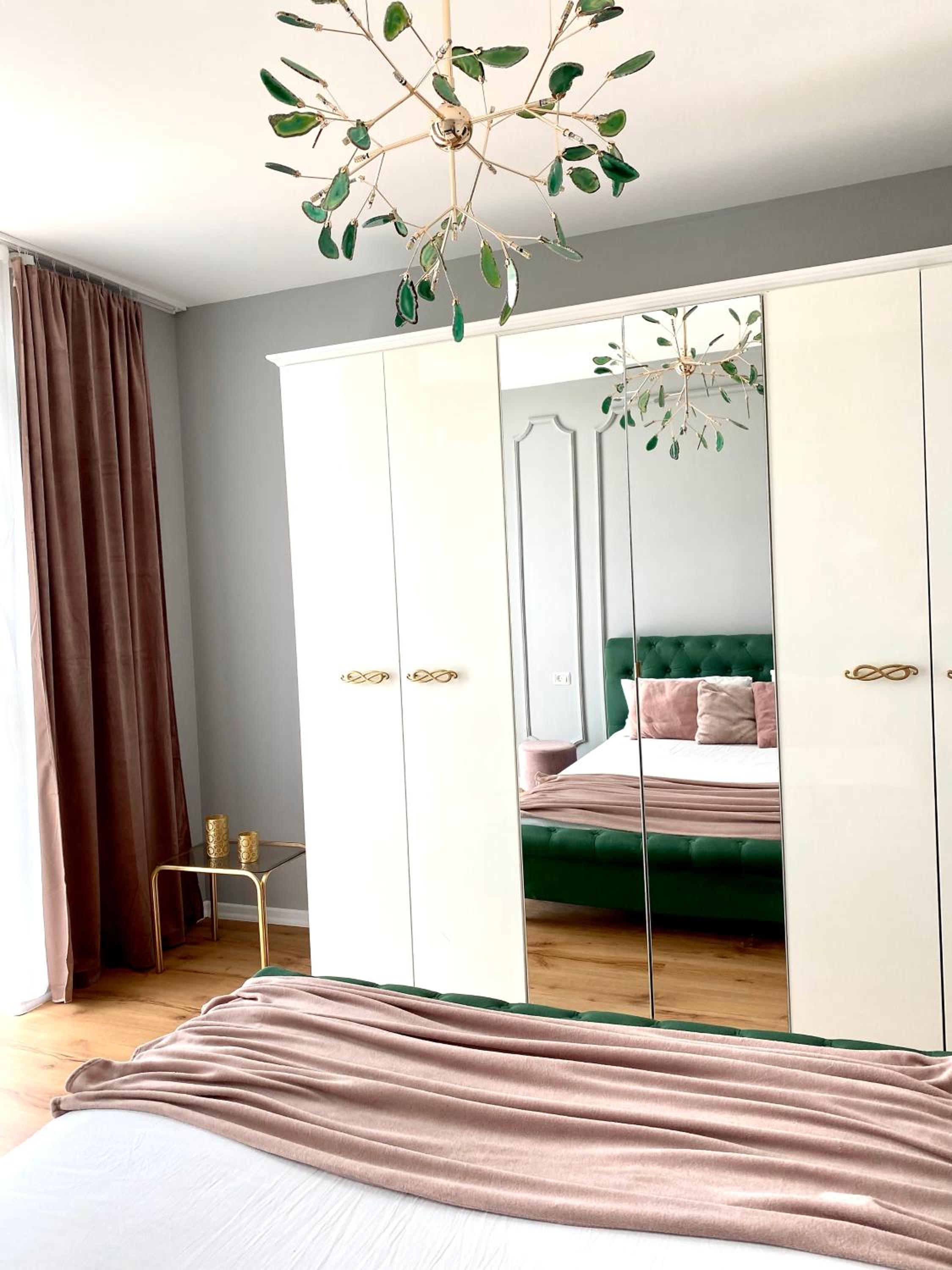 One-Bedroom Apartment - Photo 14