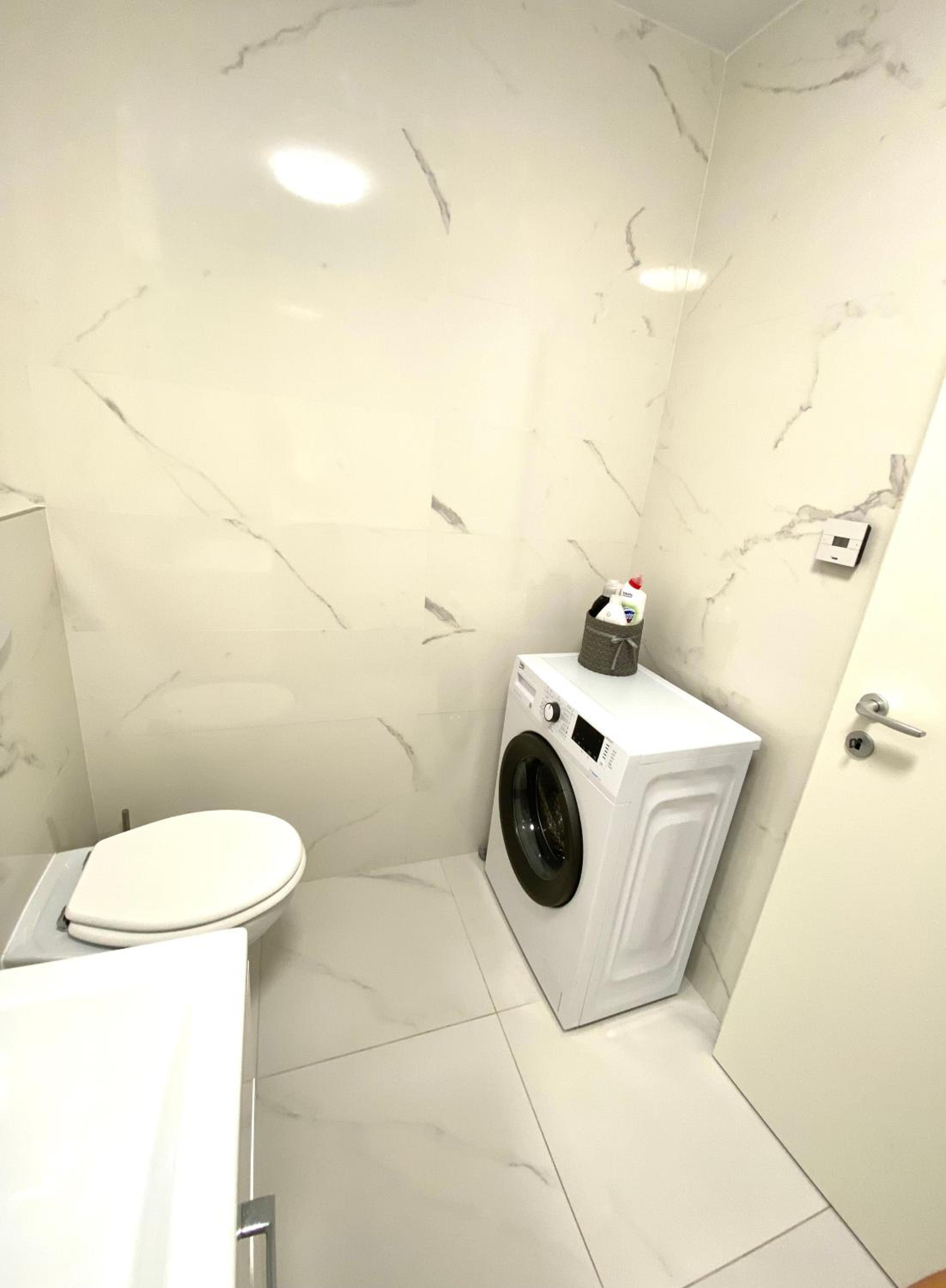 One-Bedroom Apartment - Photo 18