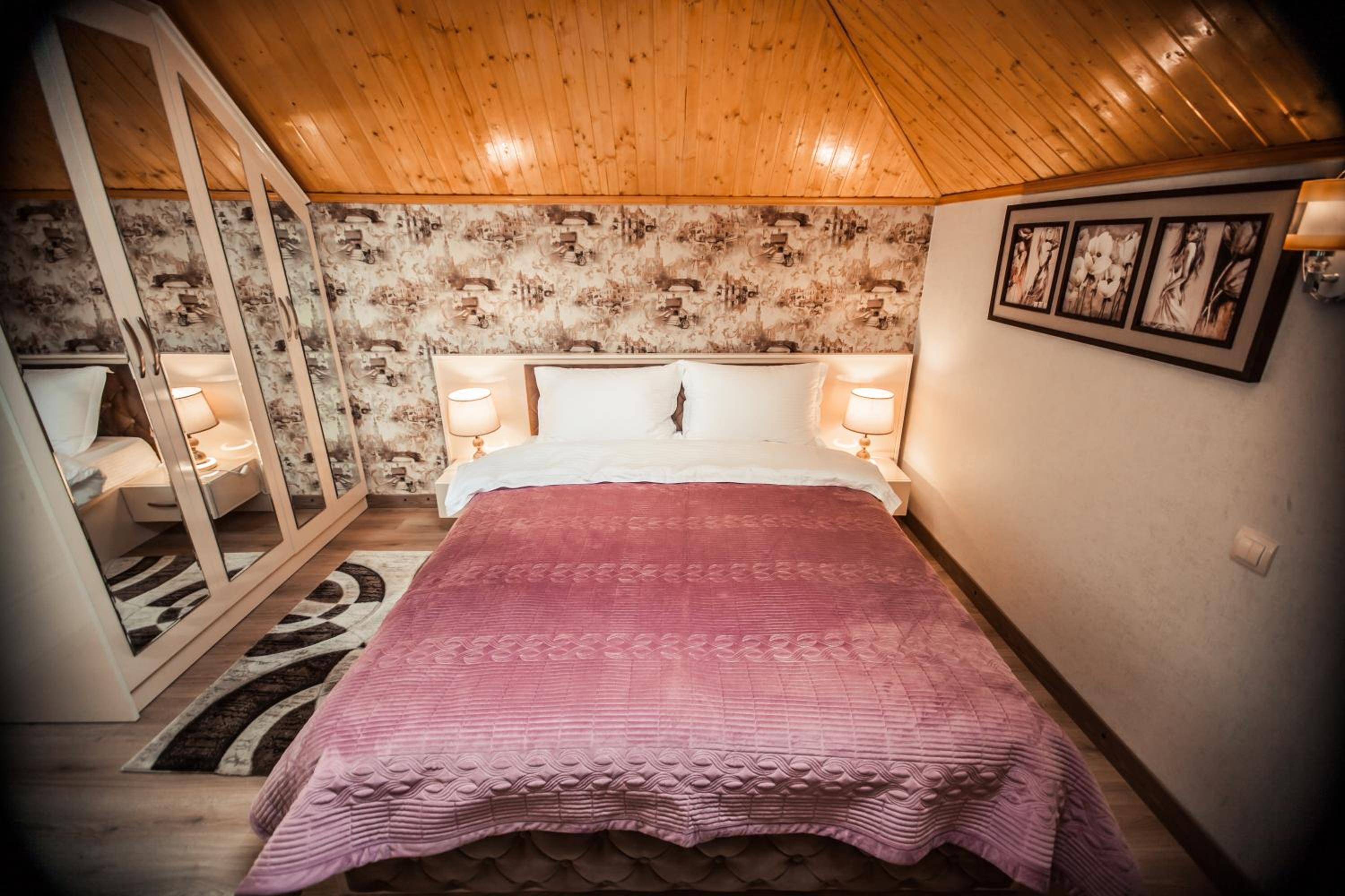 Double Room - Photo 1