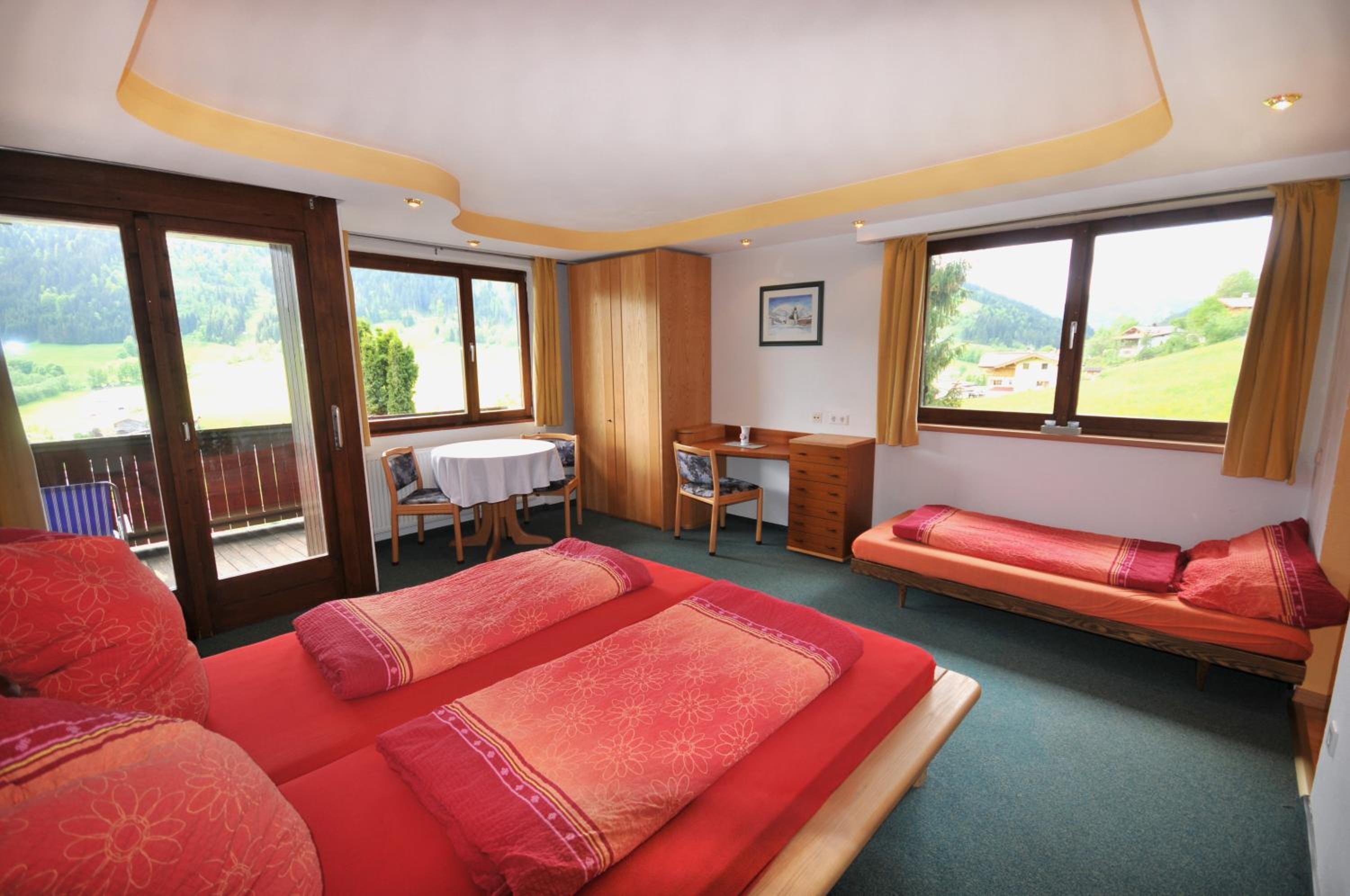 One-Bedroom Apartment with Balcony photo 1