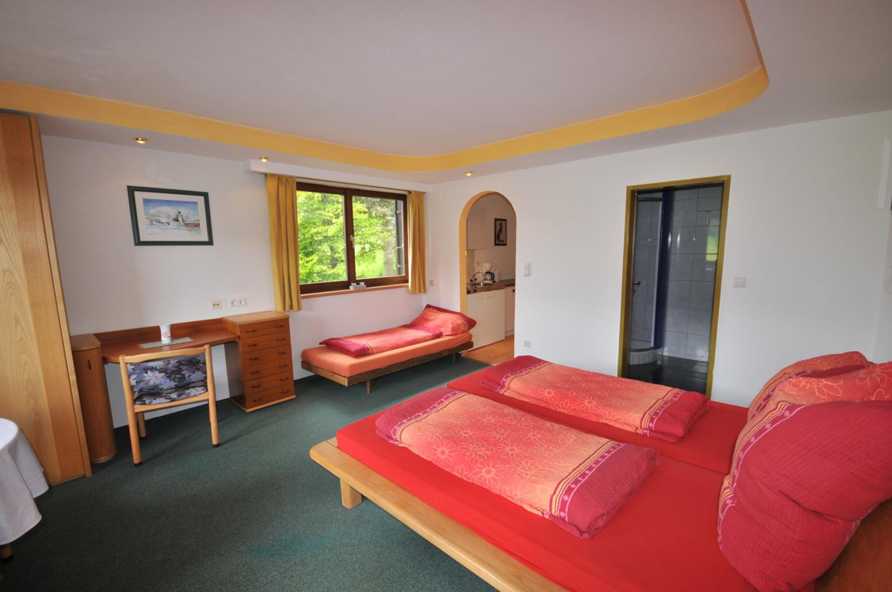 One-Bedroom Apartment with Balcony photo 2
