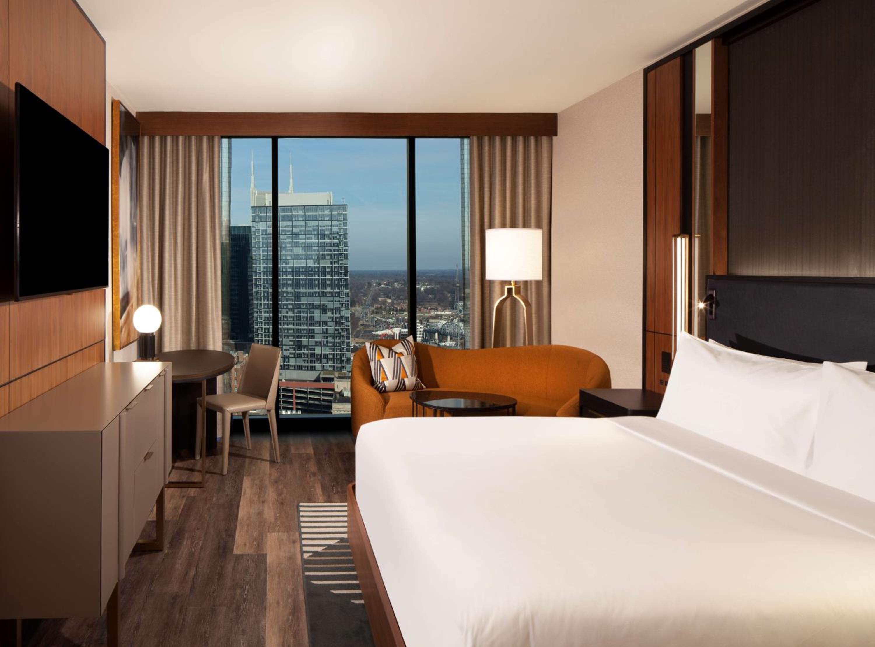King Room with City View - Photo 1