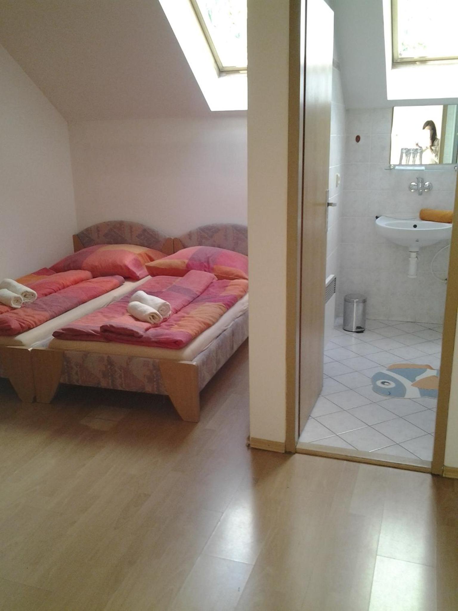 Comfort Triple Room with Shower photo 3