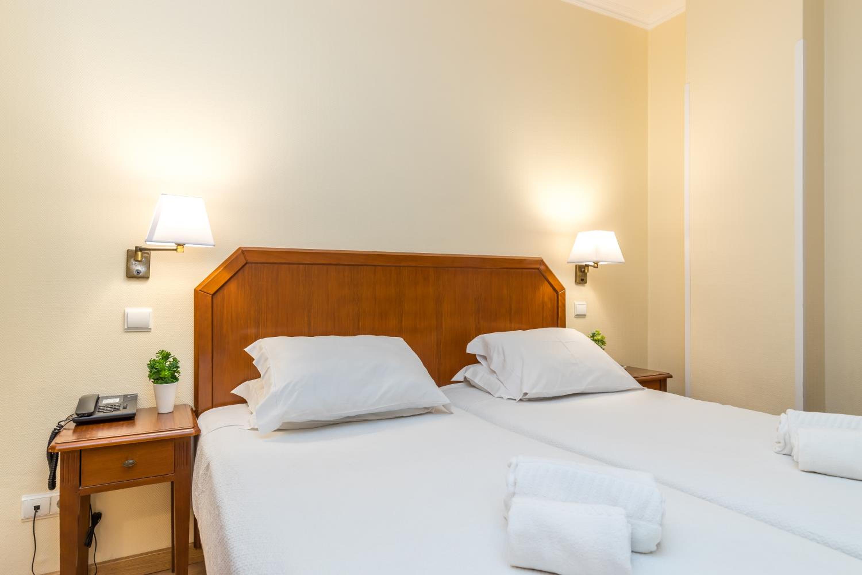 Twin Room - Photo 4