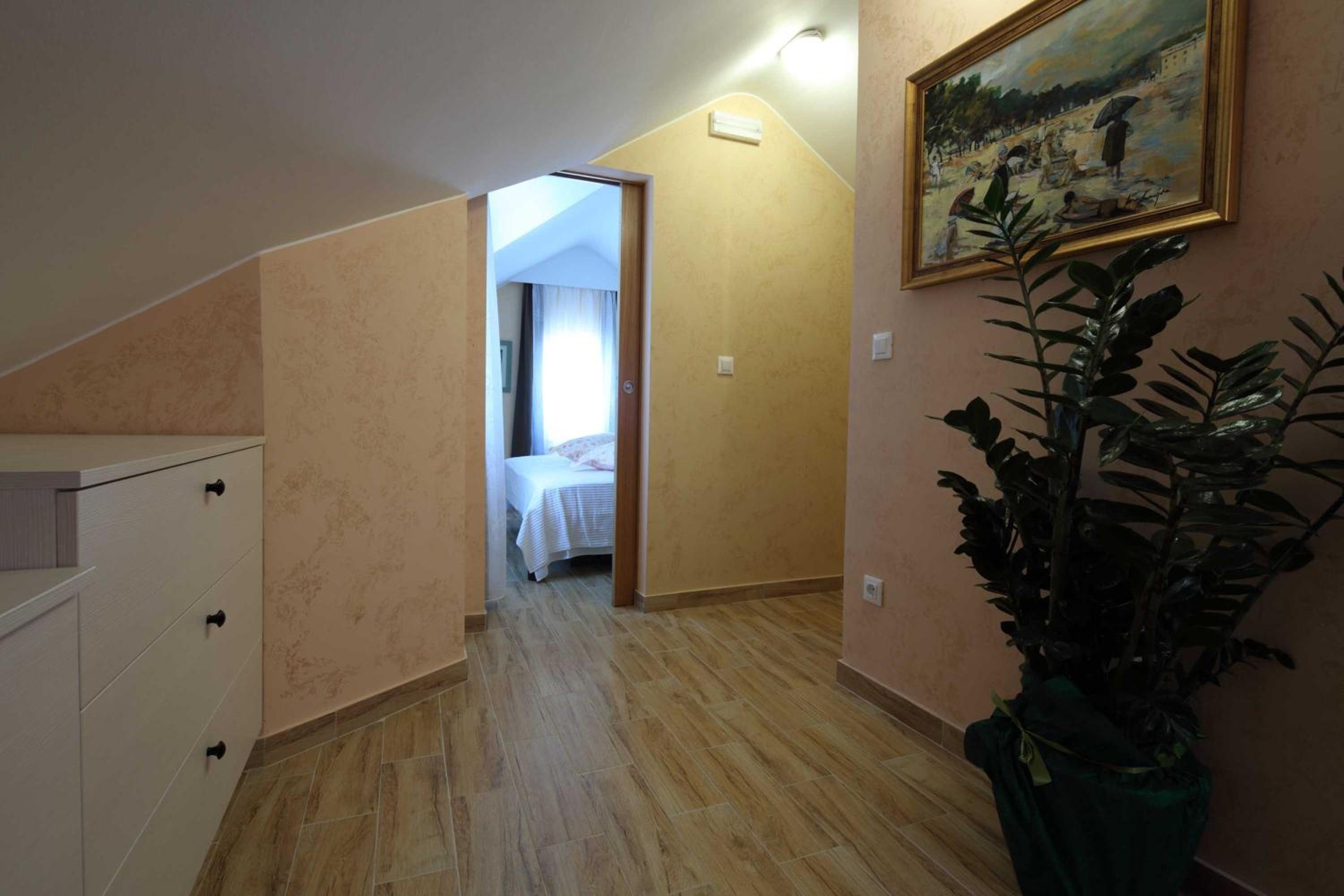 Vier-Schlafzimmer-Villa mit Privatpool