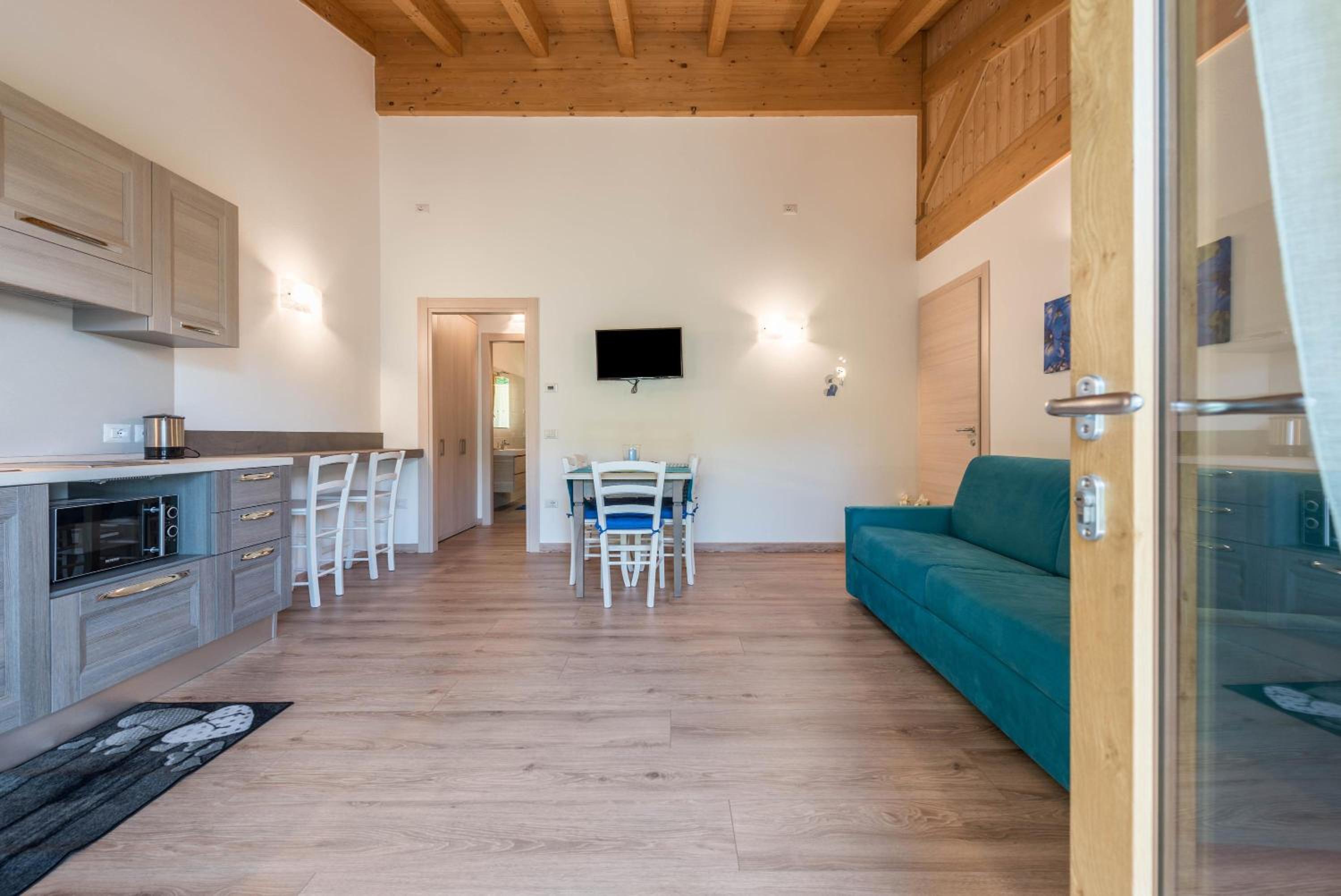 Superior One-Bedroom Apartment with Balcony