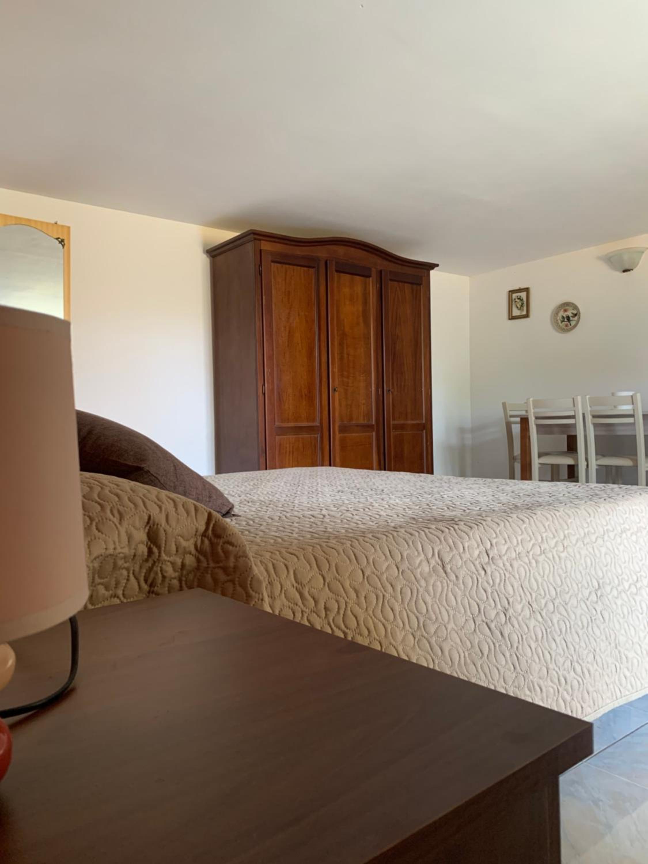 One-Bedroom House photo 1