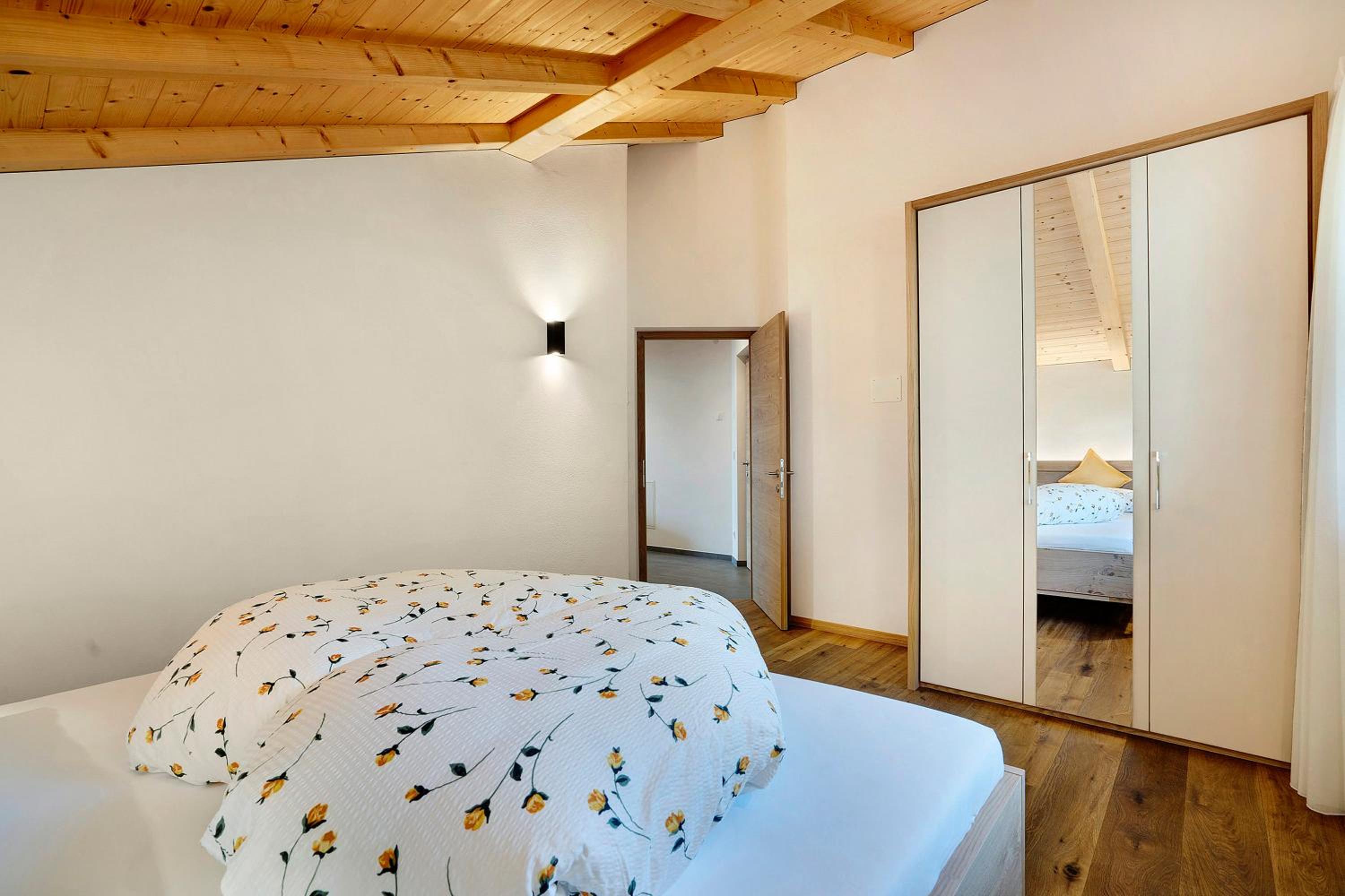 Two-Bedroom Deluxe Apartment with Garden View photo 2
