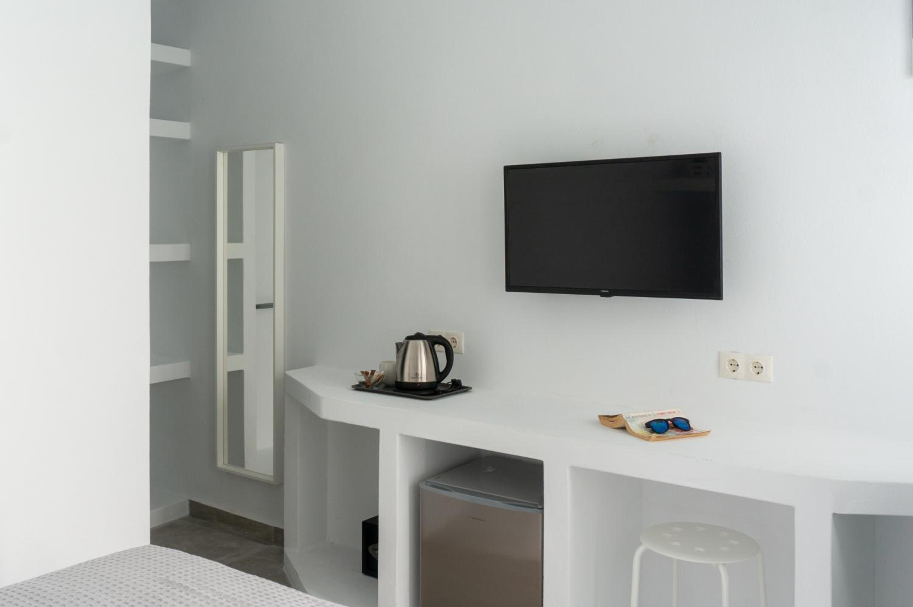 Standard Double Room - Photo 7