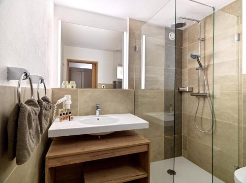 Double Room with Mountain View - Photo 1