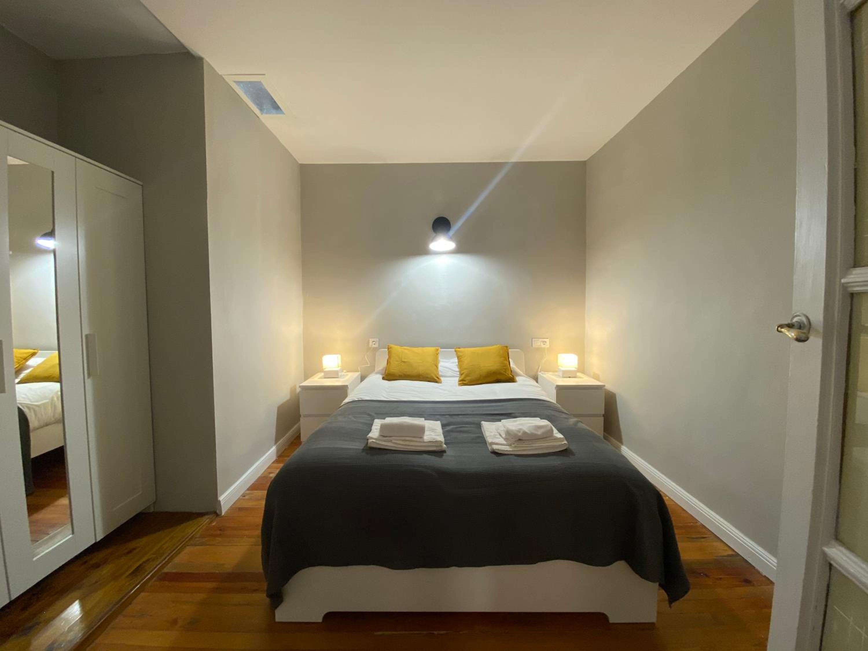 Three-Bedroom Apartment - Photo 8
