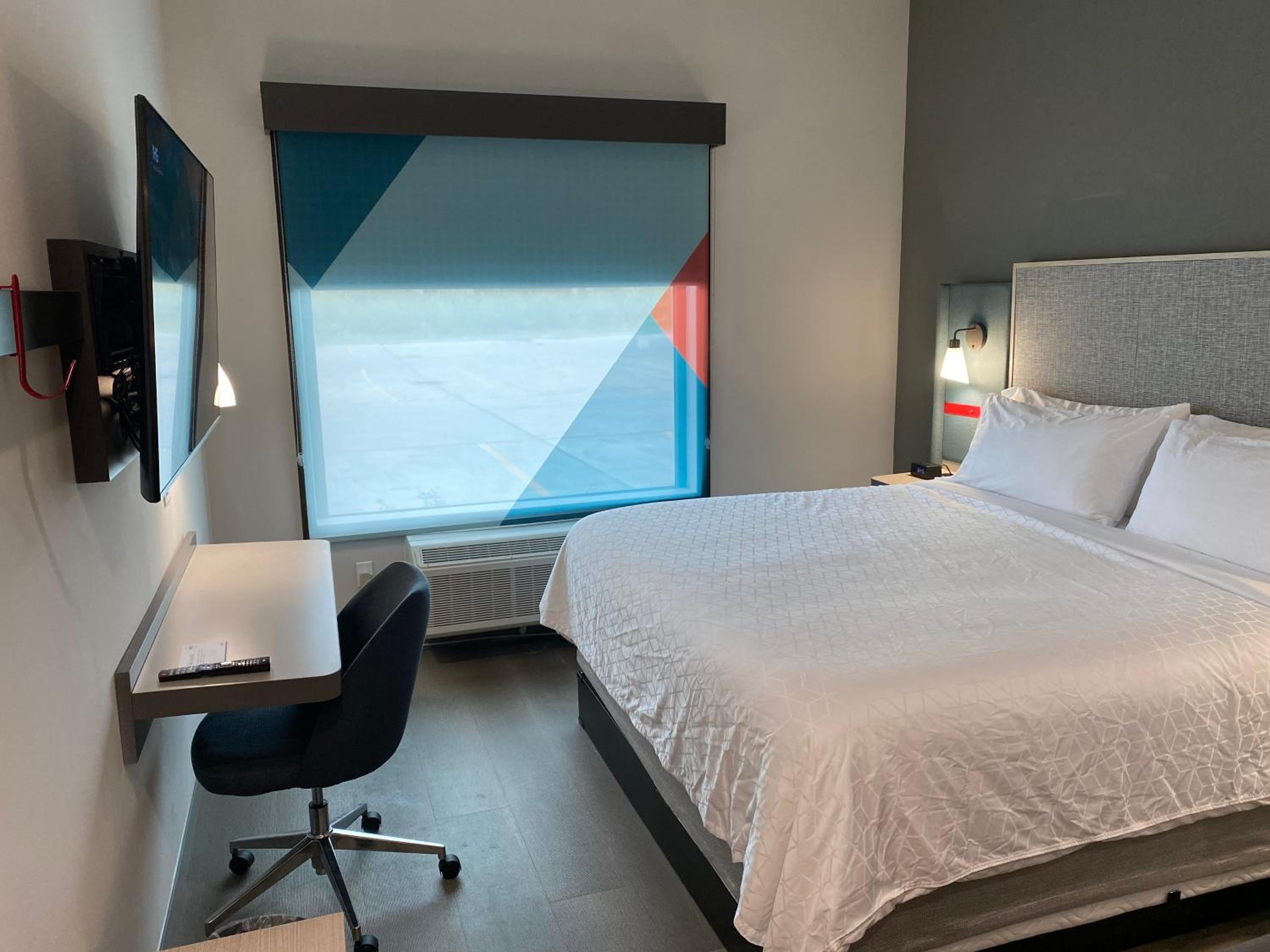 Standard King Room - Photo 8