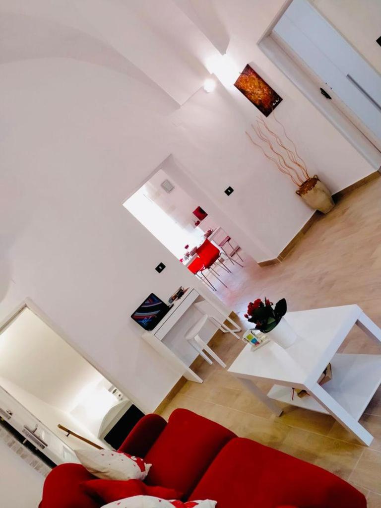 One-Bedroom Apartment - Photo 12