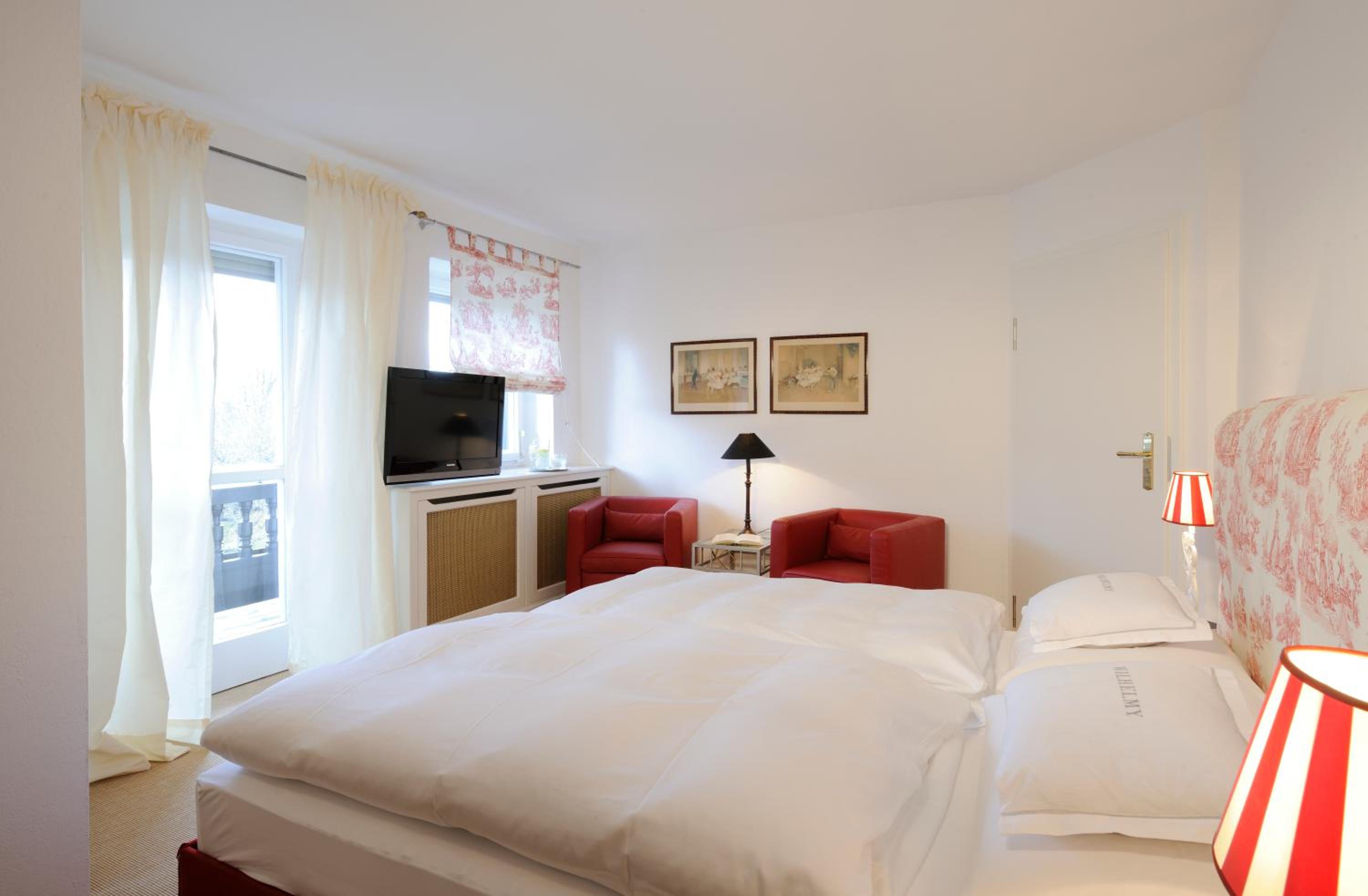 Standard Double Room - Photo 12