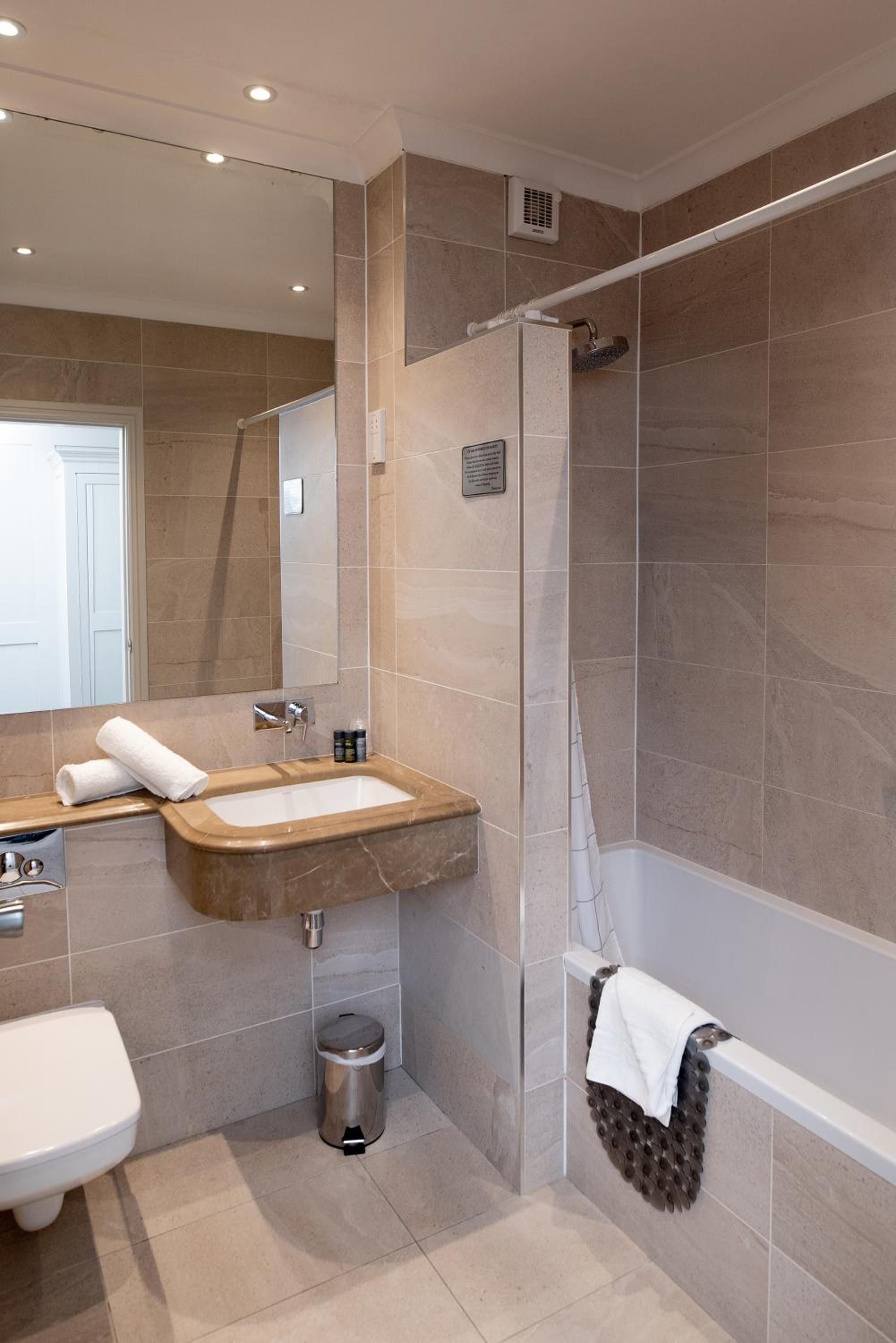 Standard Double Room - Photo 5