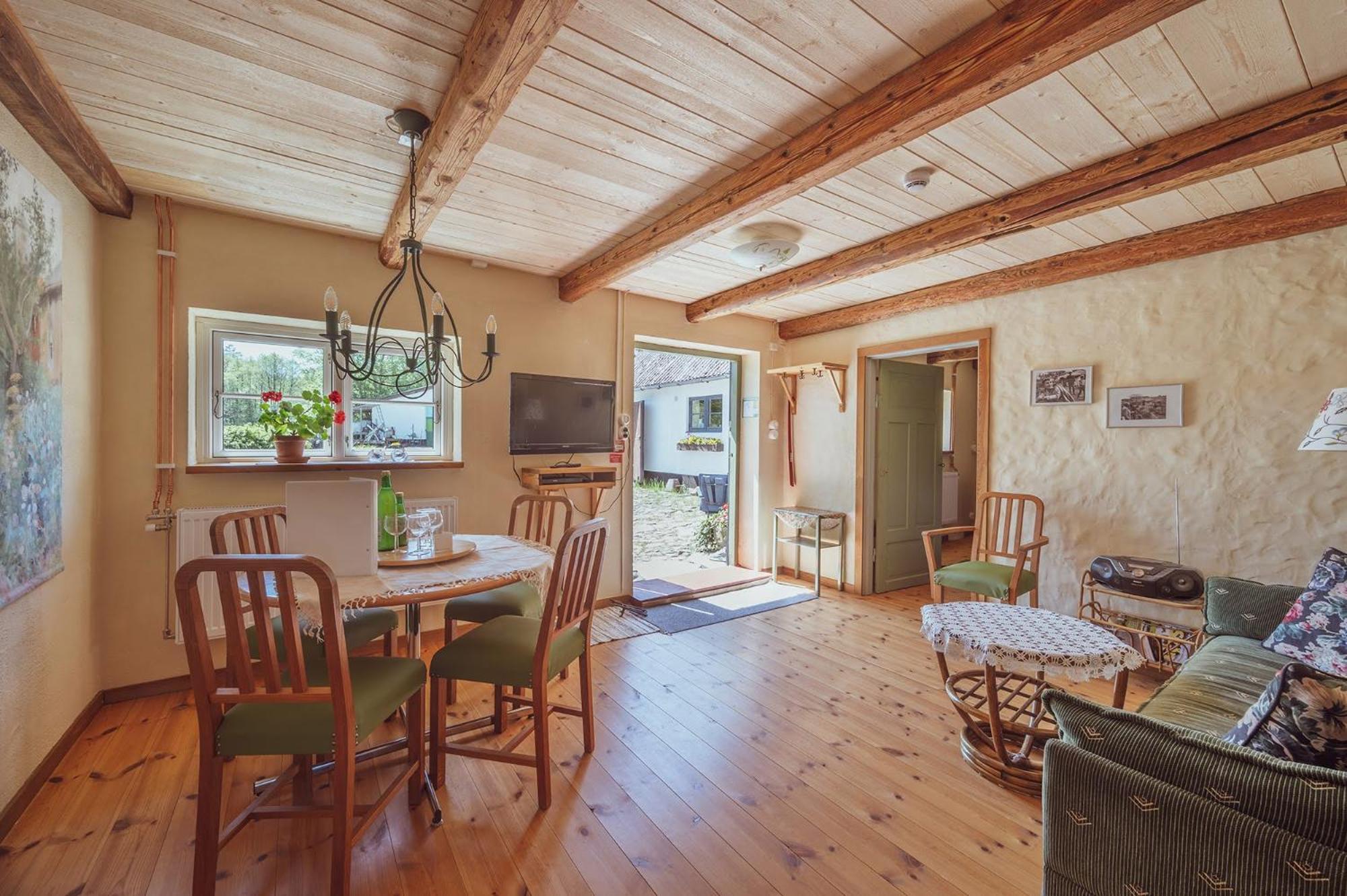 Three-Bedroom Apartment - Photo 28