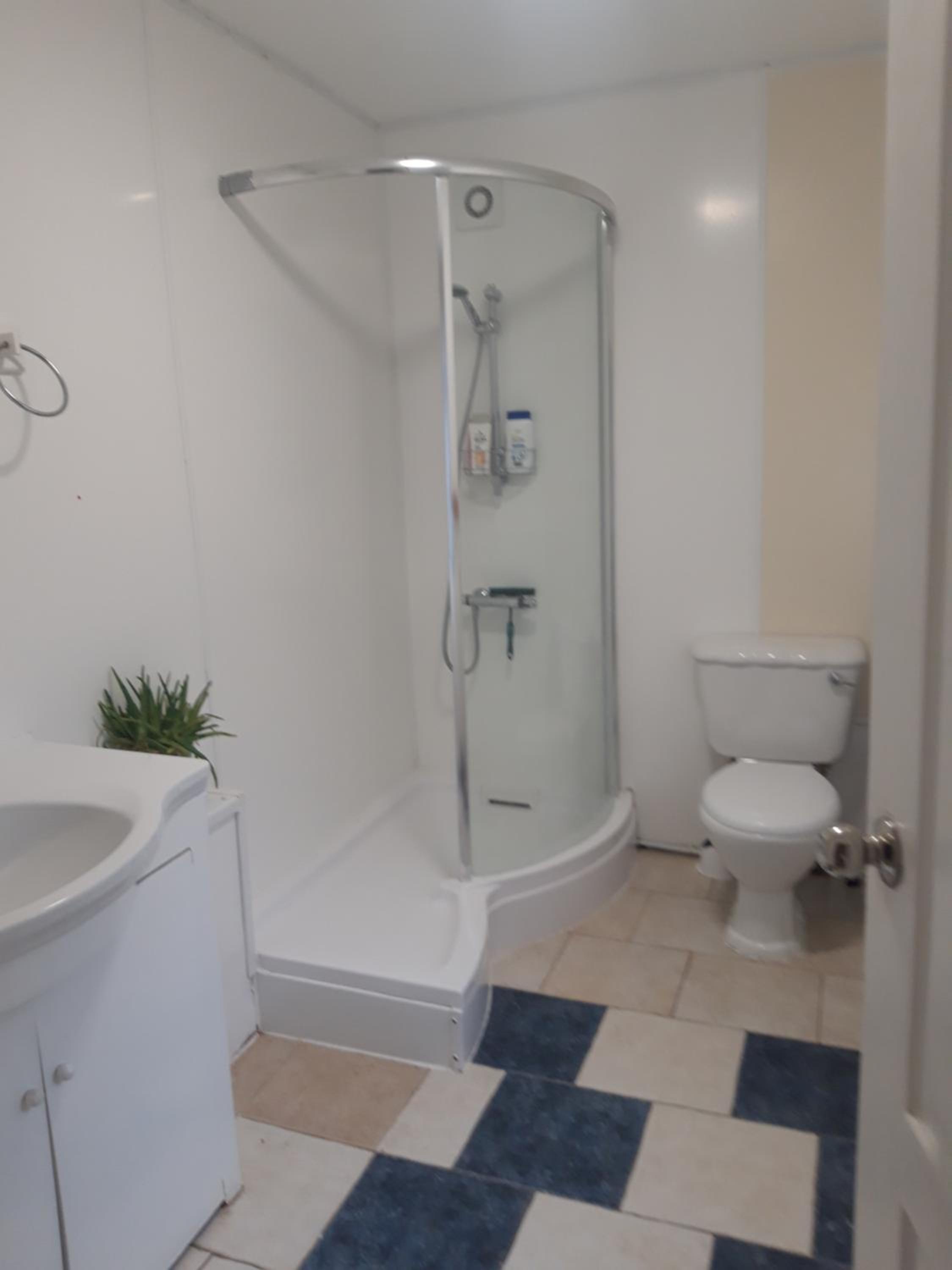 Twin Room with Shared Bathroom photo 2