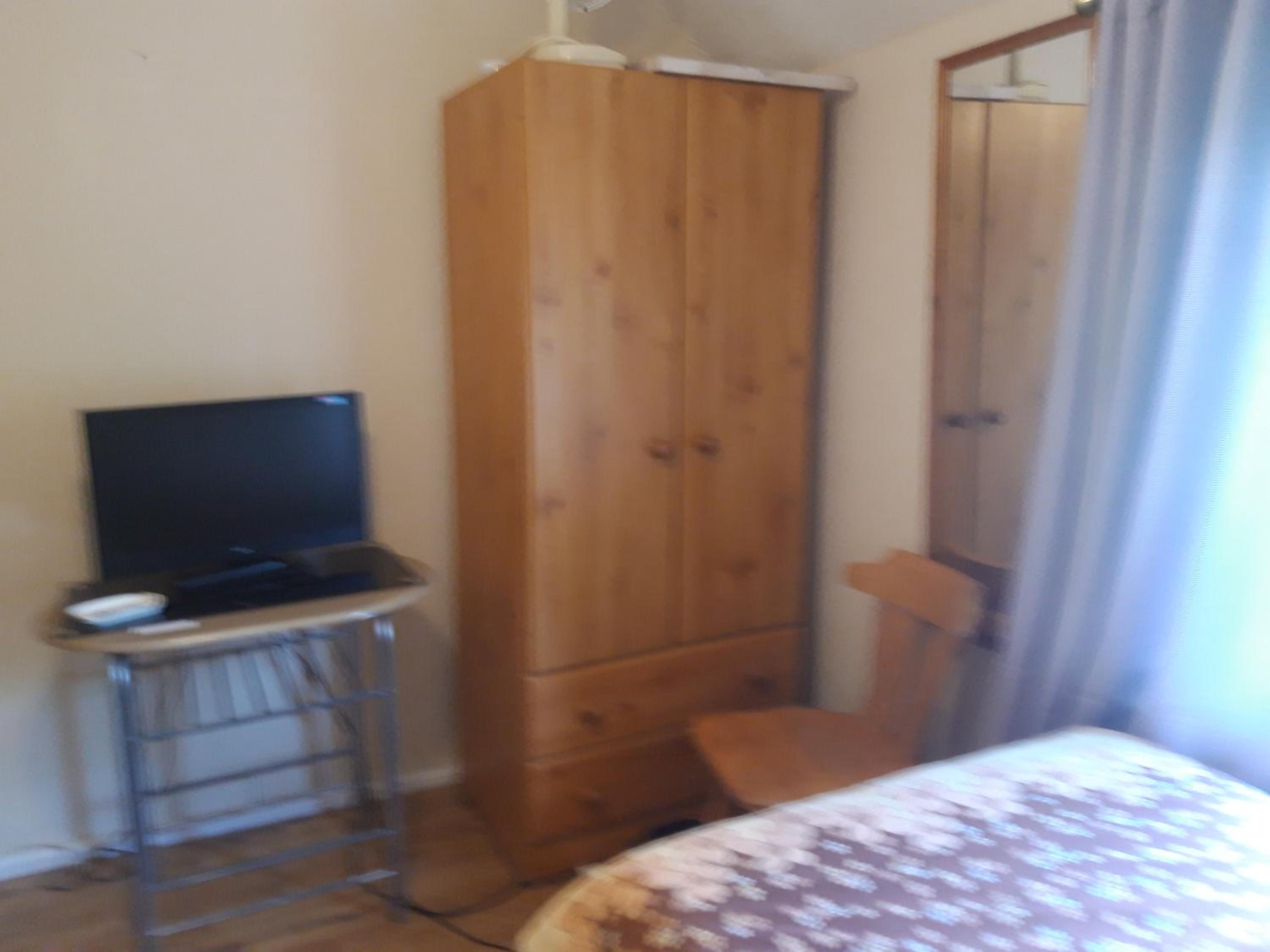 Twin Room with Shared Bathroom photo 1
