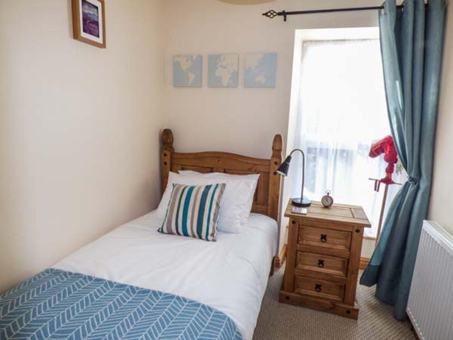 Four-Bedroom House photo 1