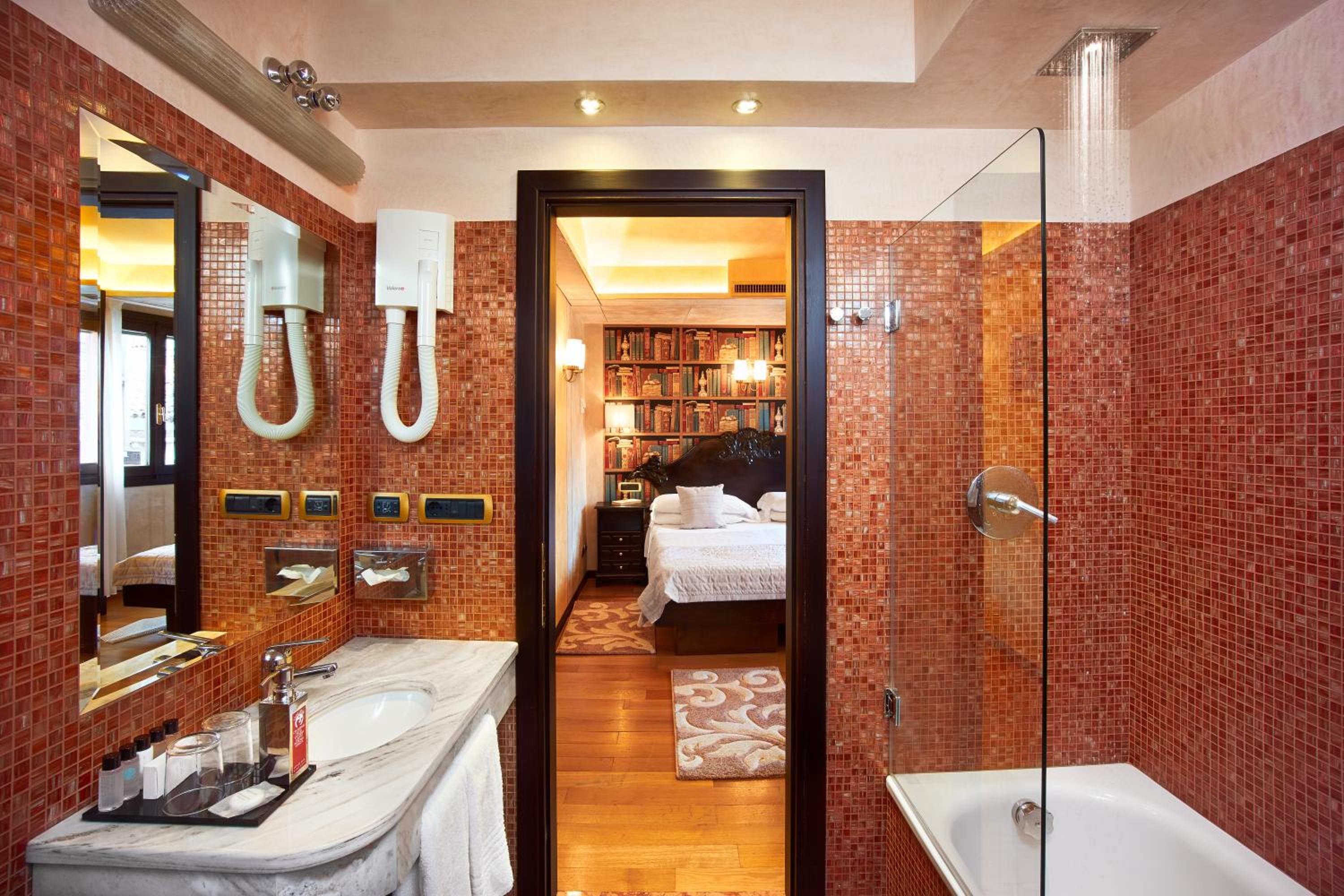 Classic Double or Twin Room - Photo 3