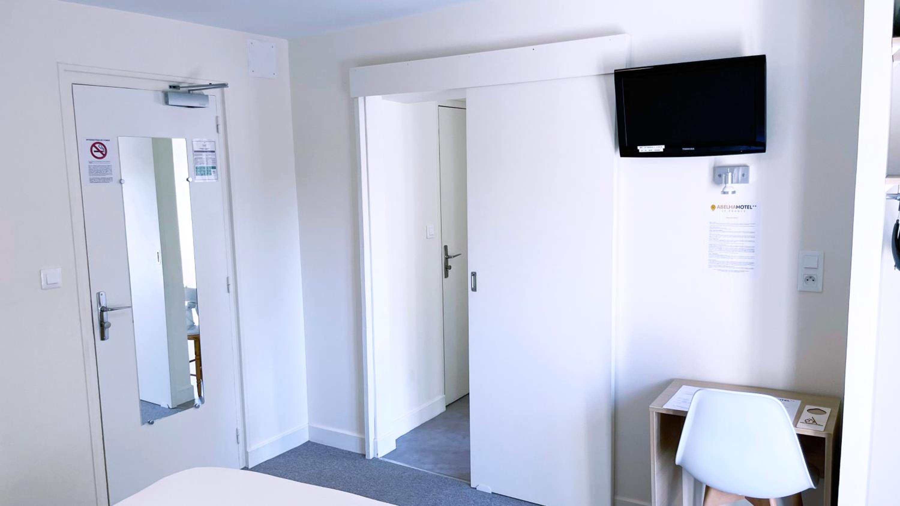 Double Room - Photo 6