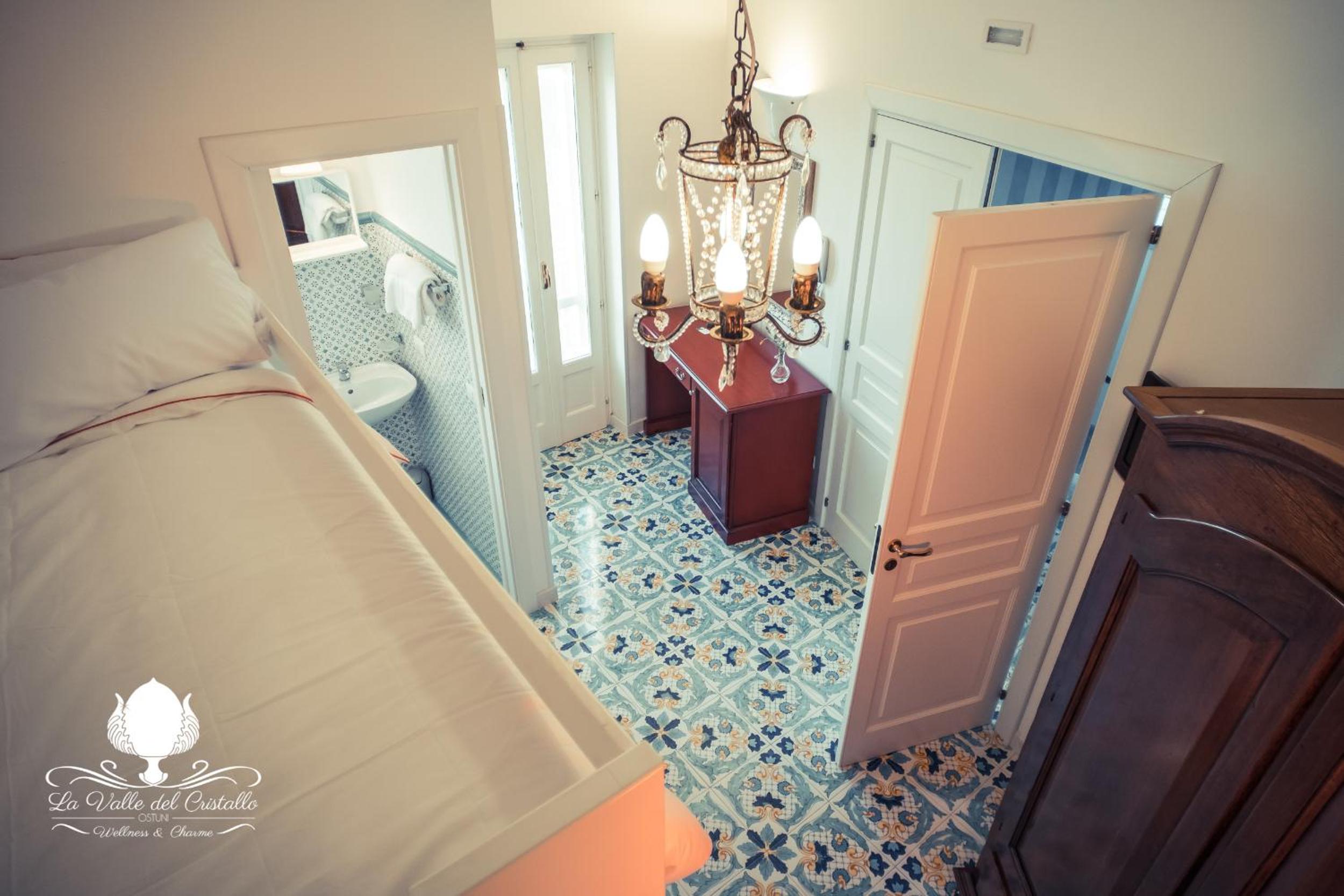 Deluxe Family Suite - Photo 20