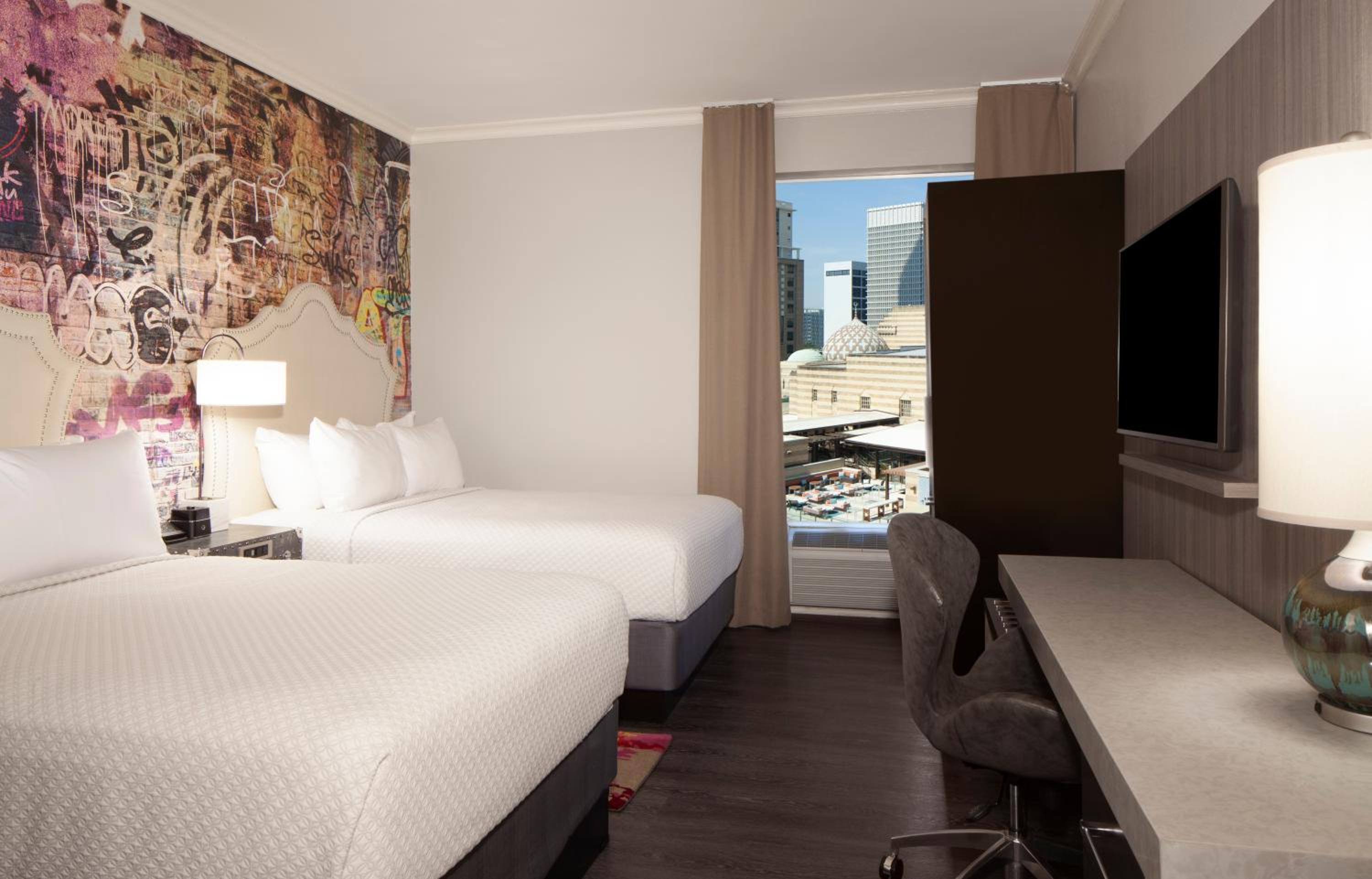 Standard Double Room with Two Double Beds and City View - Photo 1