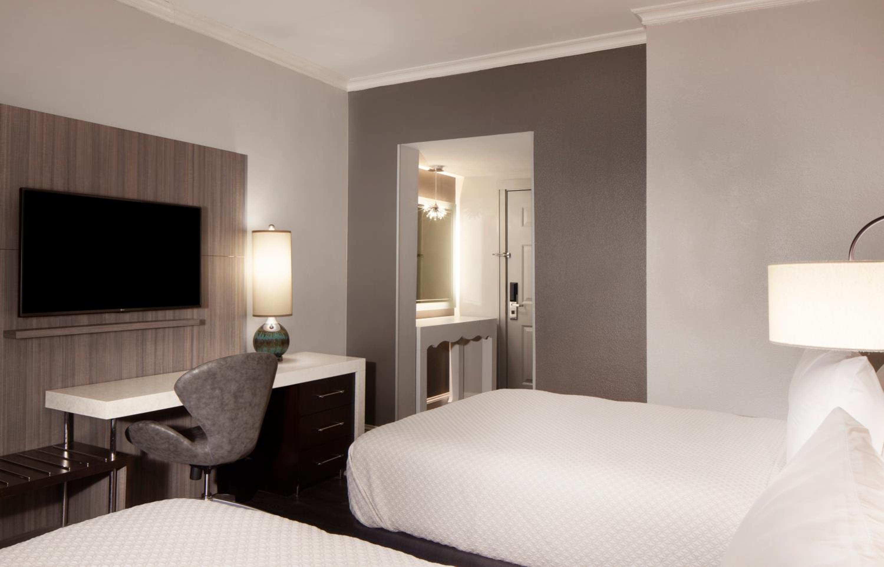 Standard Double Room with Two Double Beds - Photo 4