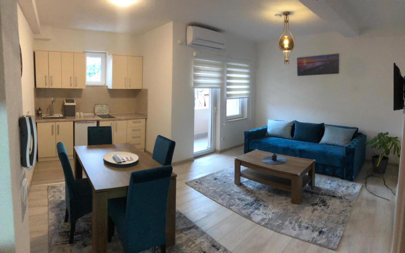 One-Bedroom Apartment photo 2